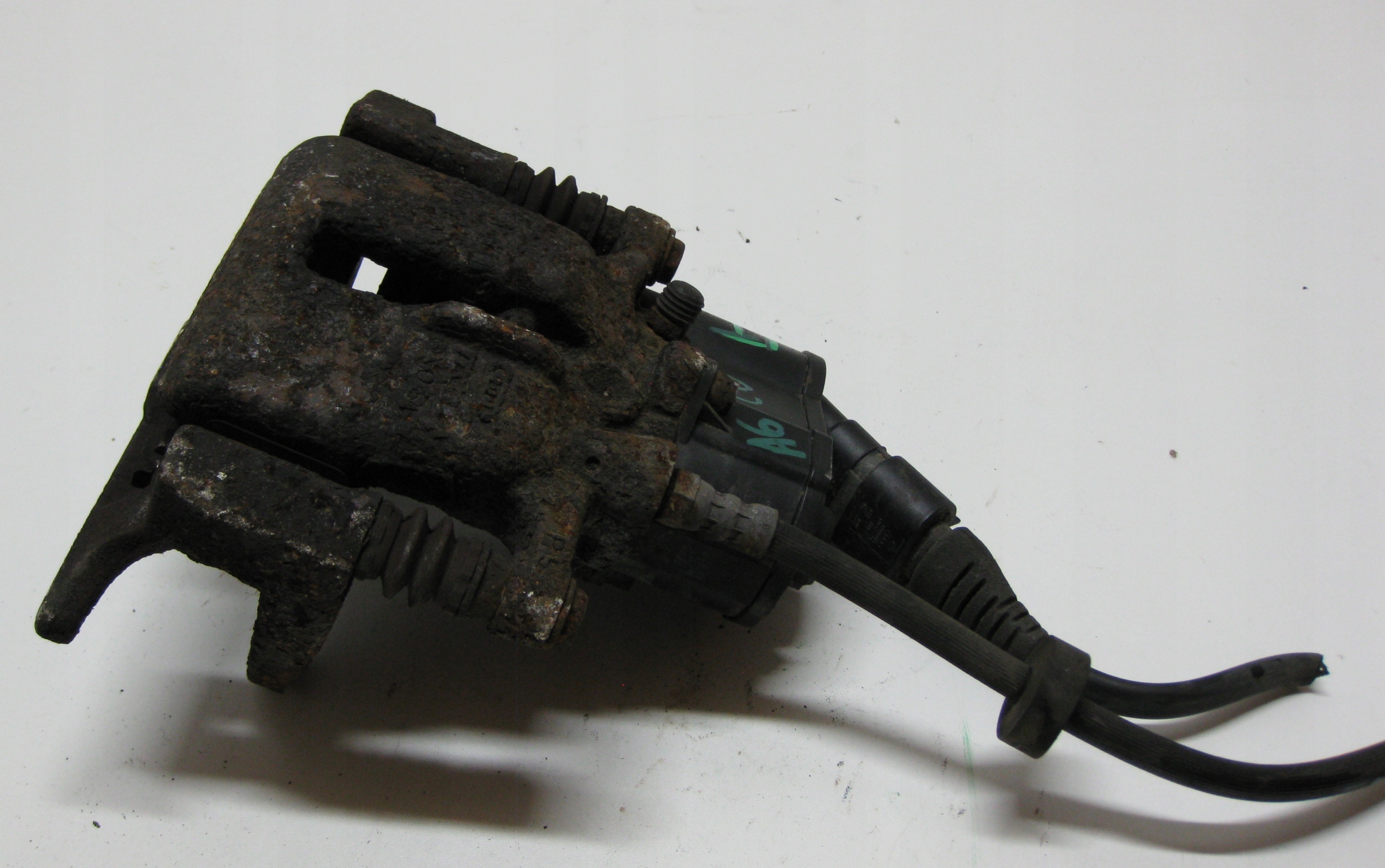 AUDI A6 C6 2.4 6V 05R KOMBI caliper brake left rear part