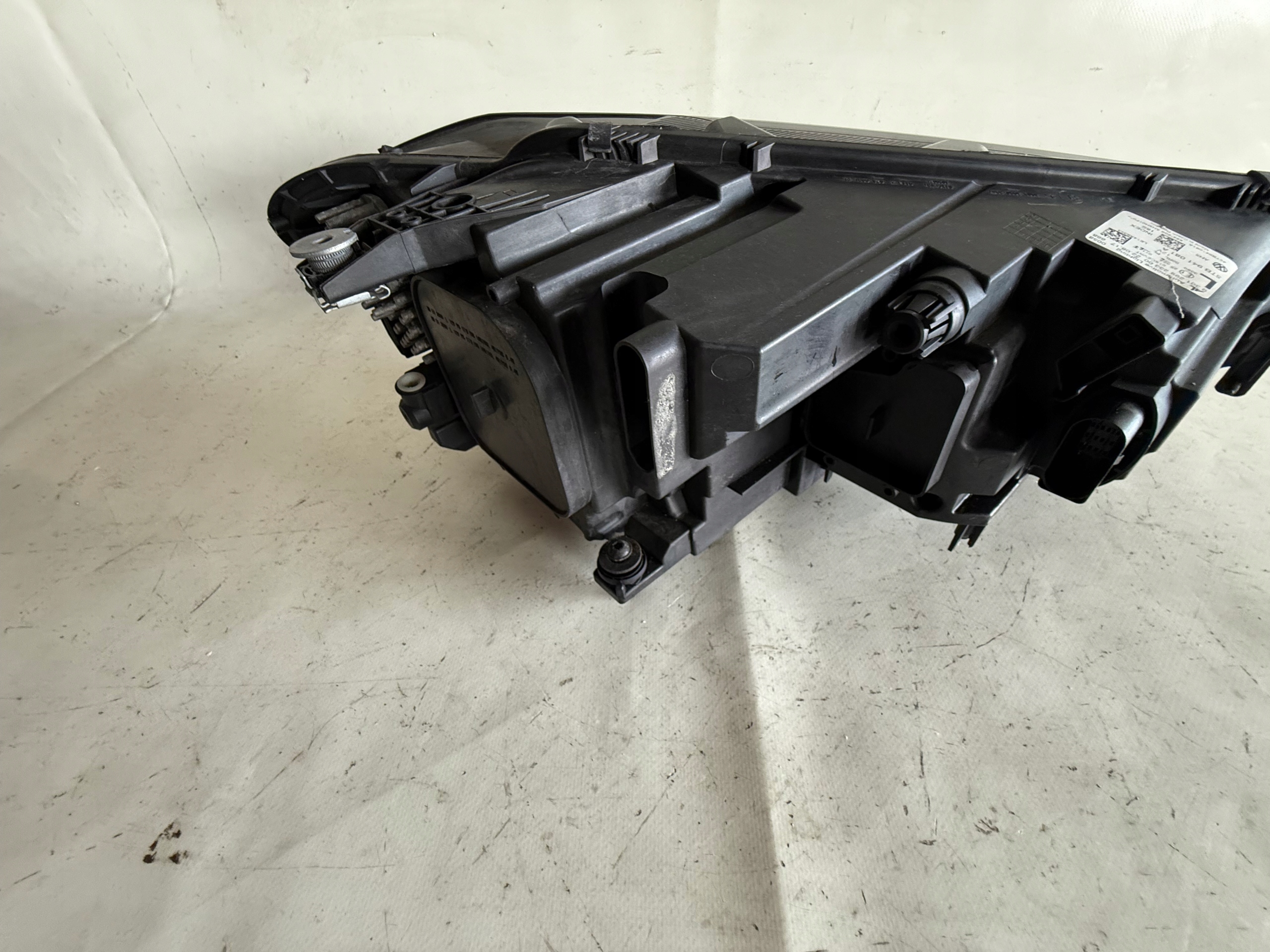 vw TOURAN фара левая led 5TB941081A