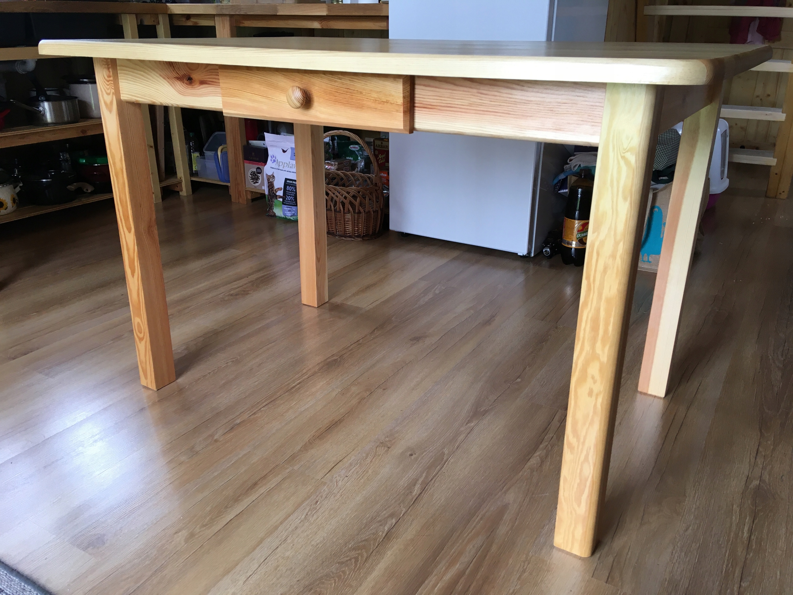 Solidny drewniany sosnowy stół kuchenny 120x60 z szufladą biurko drewniane