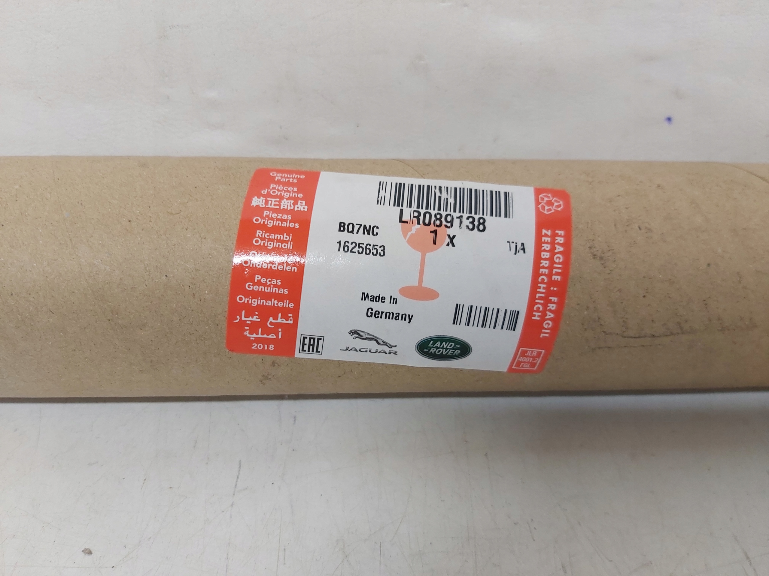 LISTWA ZGARNIAJĄCA PRZÓD PRAWA LAND ROVER EVOQUE 2D LR089138 Producent części Land Rover OE