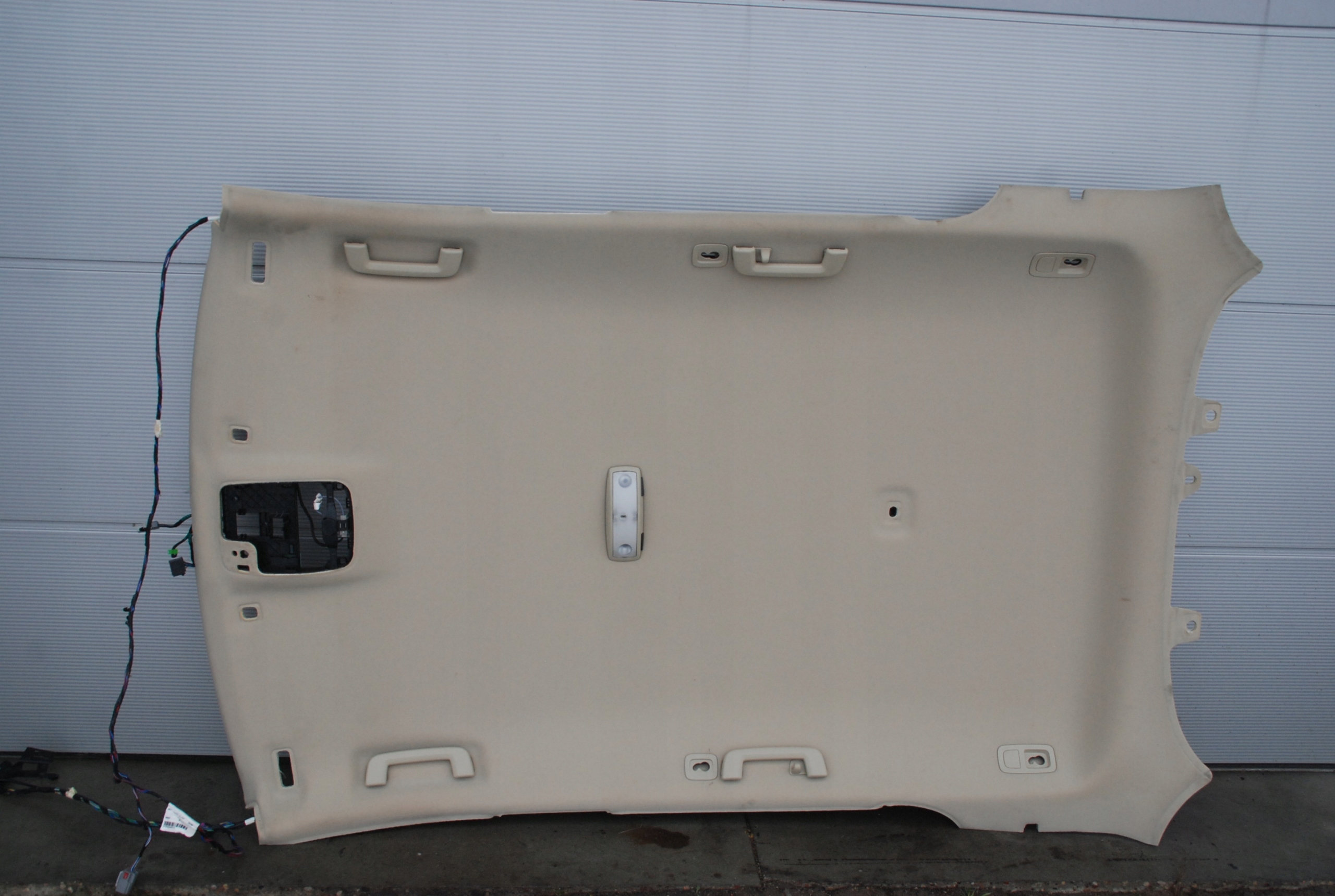 VOLVO XC60 PODSUFITKA 08-13R BEŻOWA Producent części Volvo OE