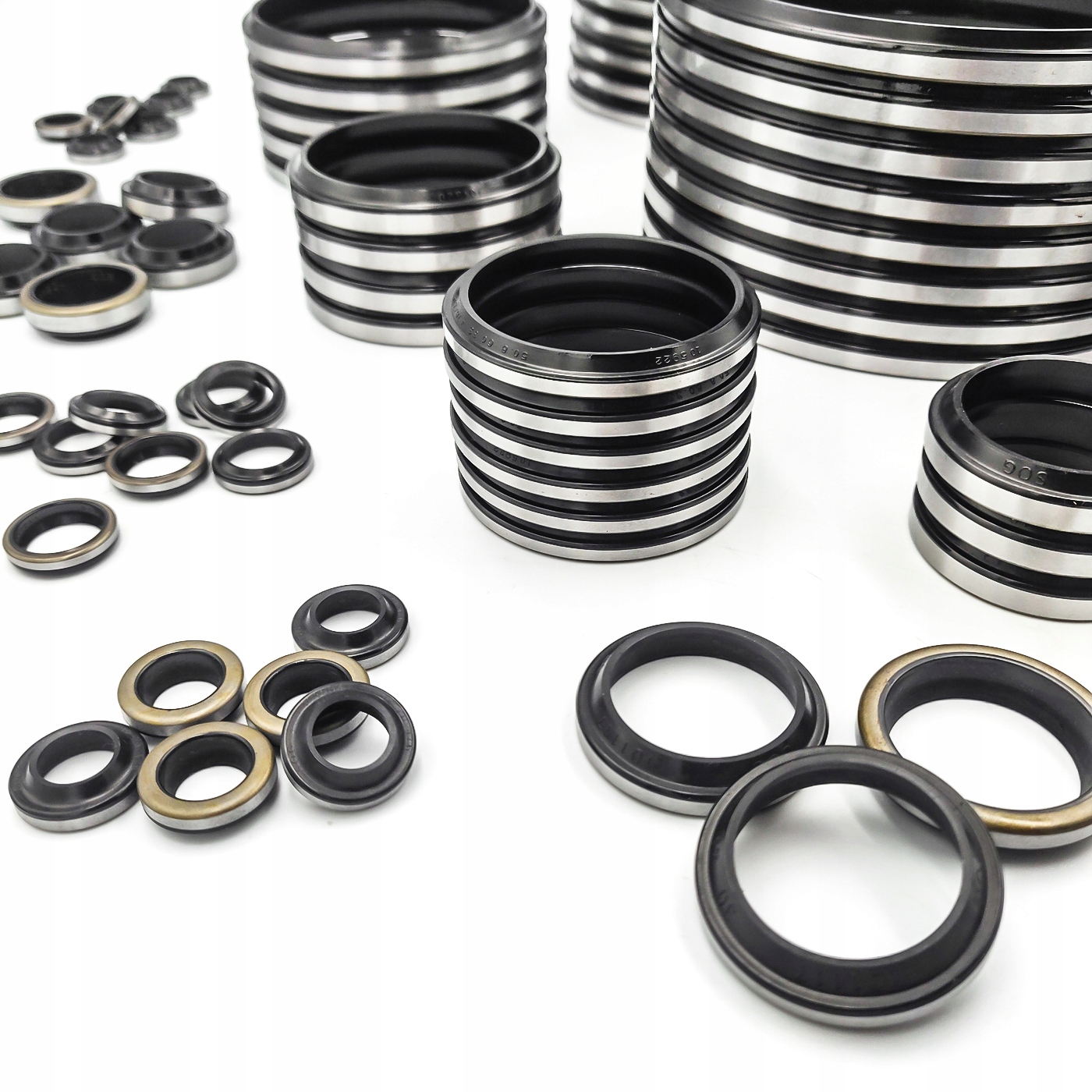 PIERŚCIEŃ ZGARNIAJĄCY WPM 42x52x7/10 NBR+Stal Producent części SOG