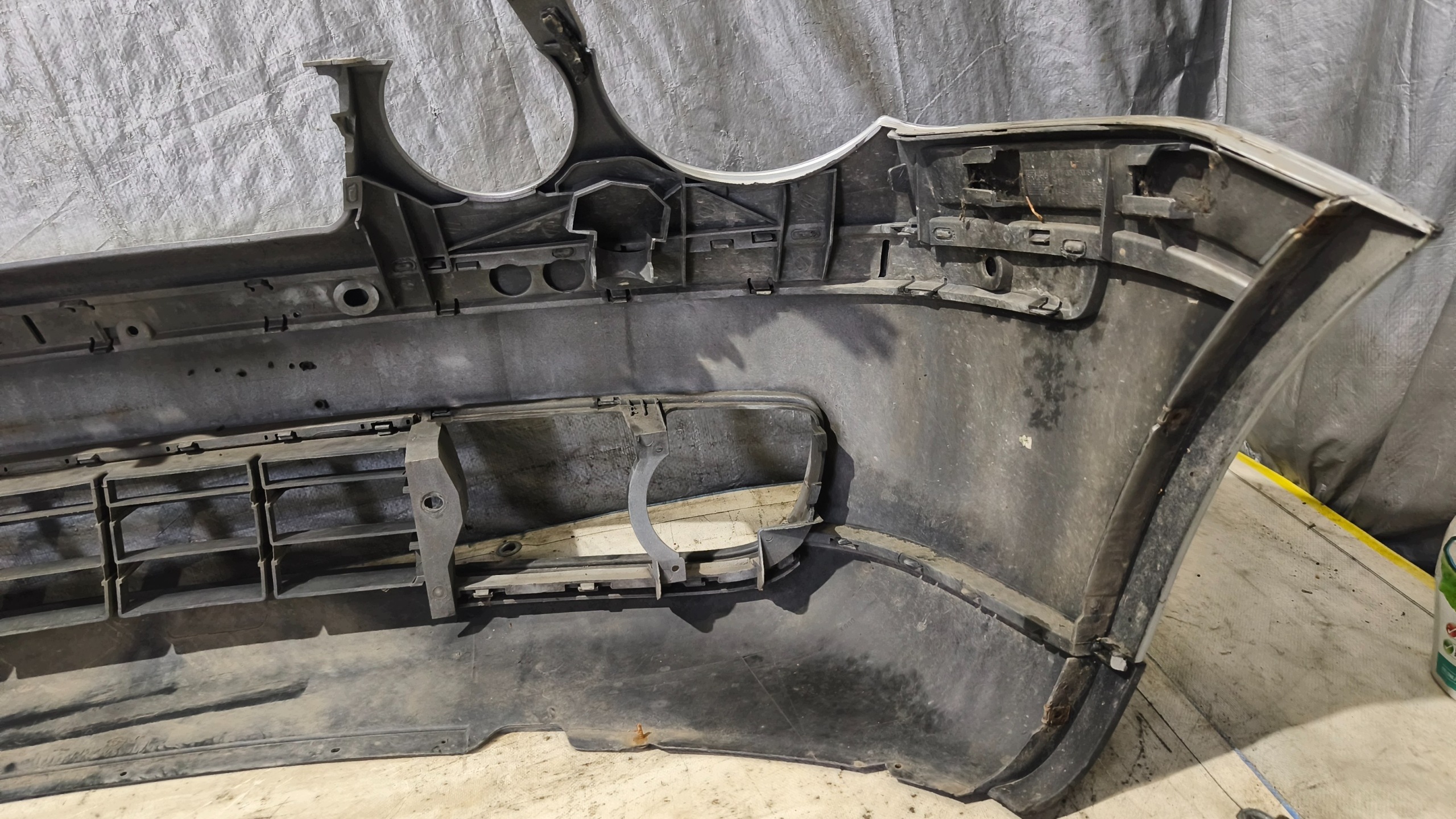 Frontstoßstange VW POLO IV 9N 2004r K: LA7W