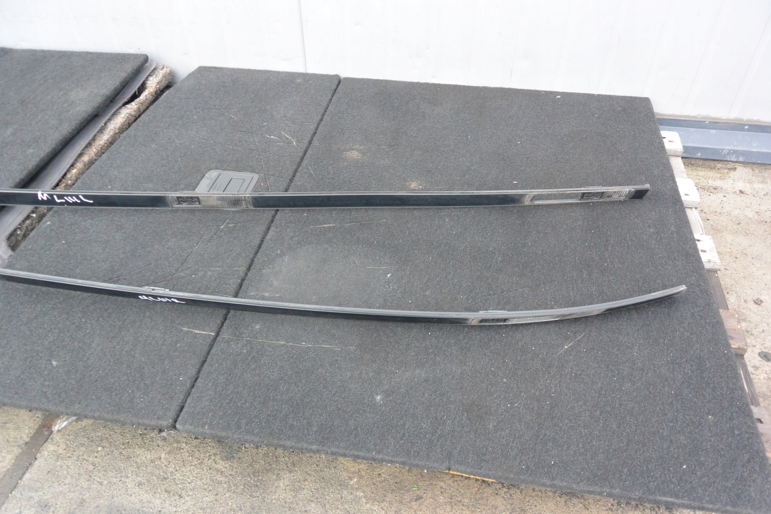 RELINGI DACHOWE KPL MERCEDES ML W164 LIFT Car type 4x4 SUV Passenger cars