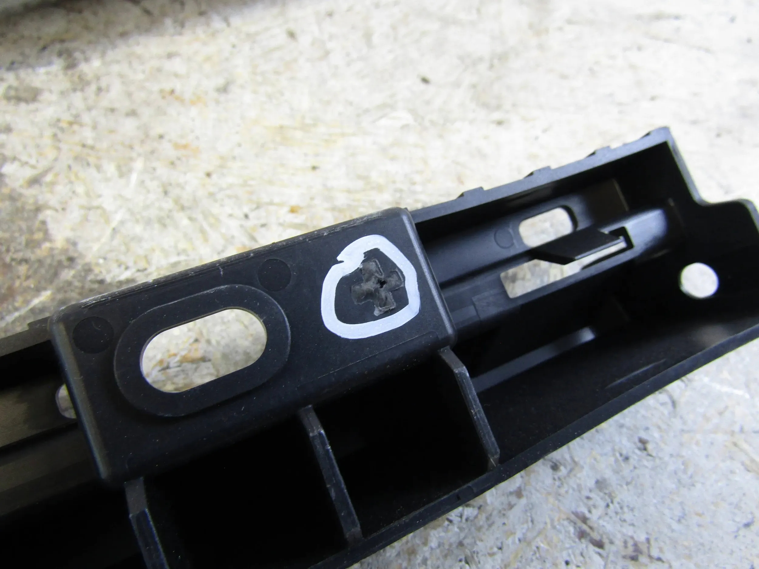 Volvo XC90 II support mouldings progowej lewej 32216523