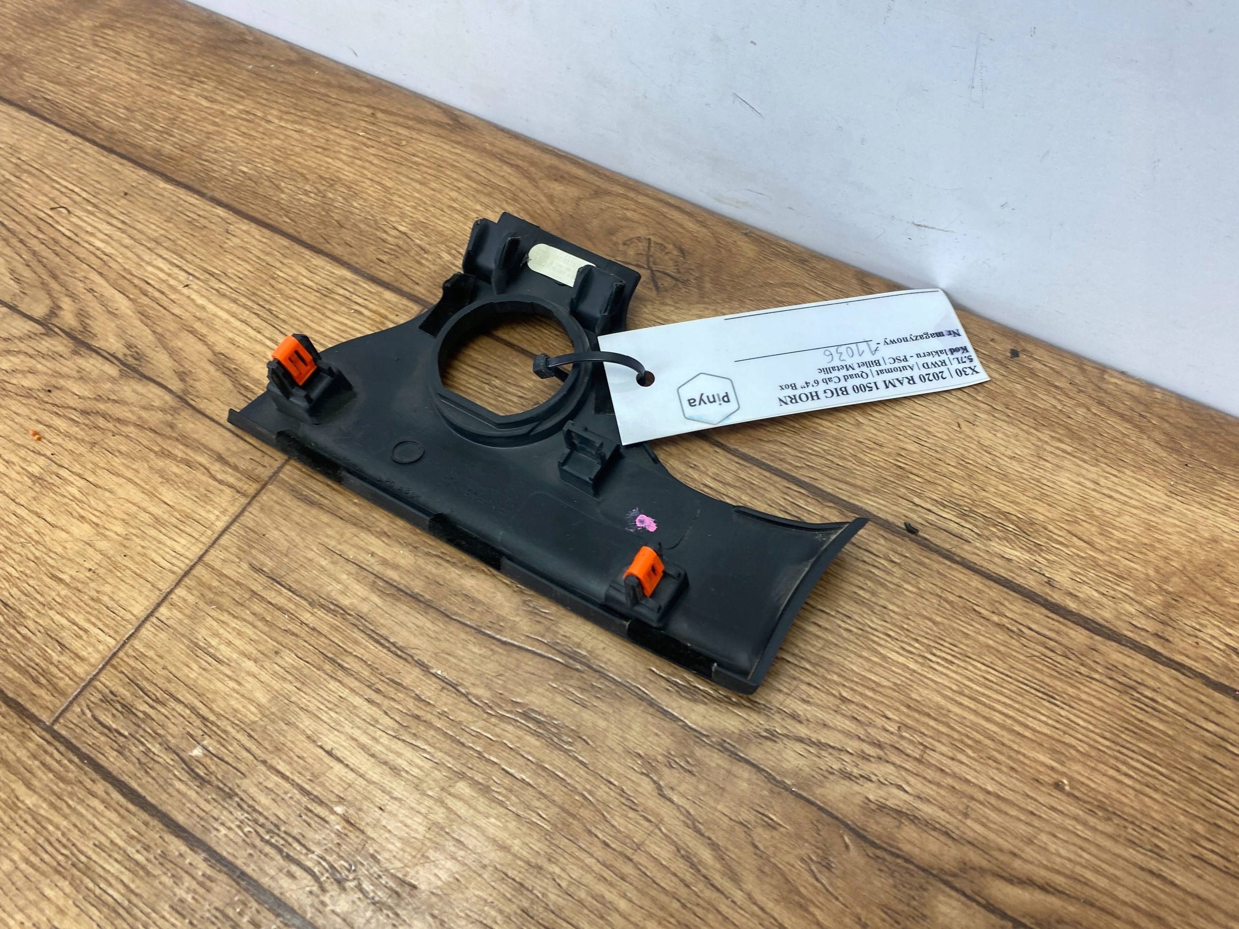 button Start-Stop spoiler dekor Dodge Ram 1500 2019+