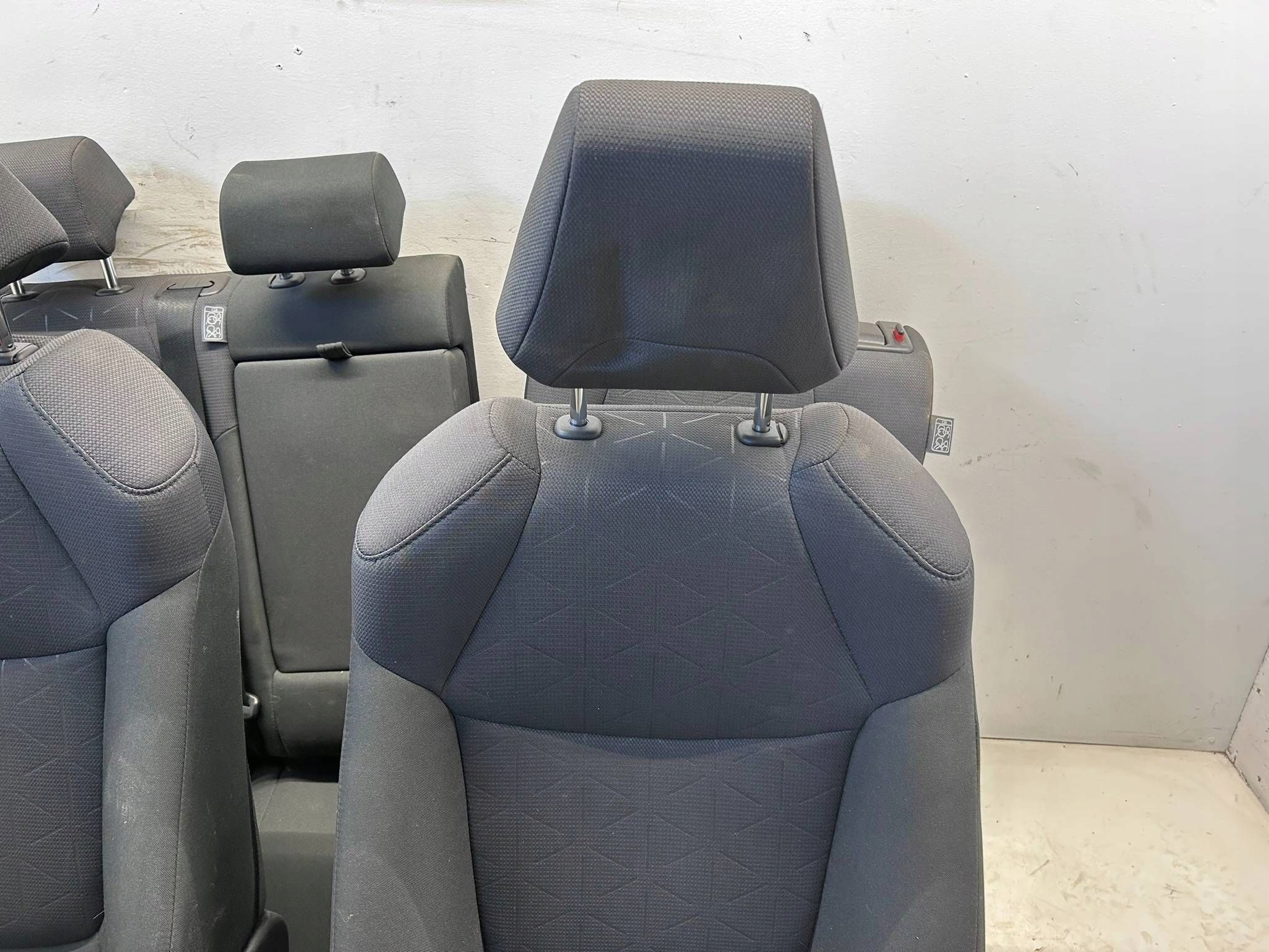 RAV4 V ГИБРИД кресла диван комплект материал