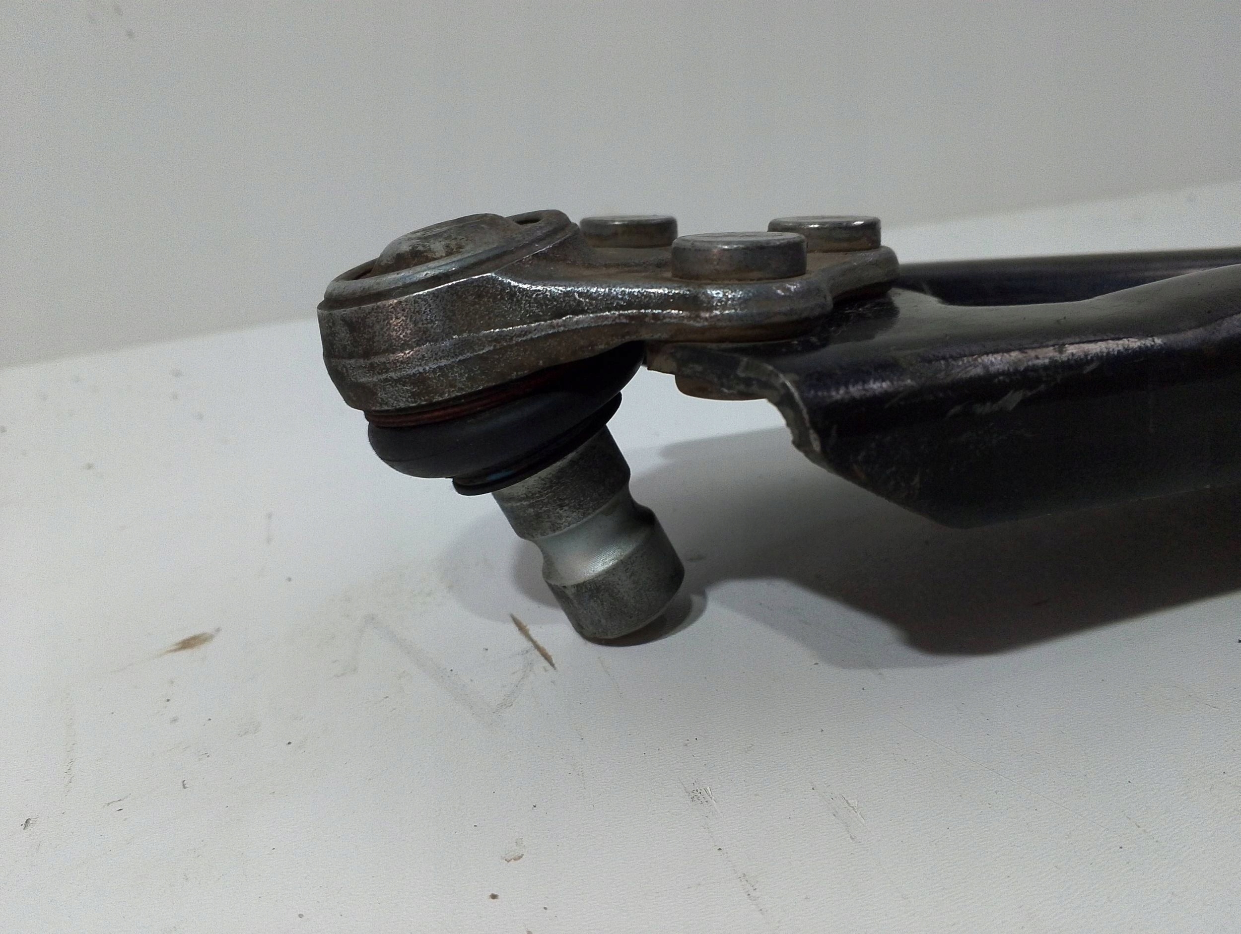 Renault Megane IV arm front right D4440R (Q544)