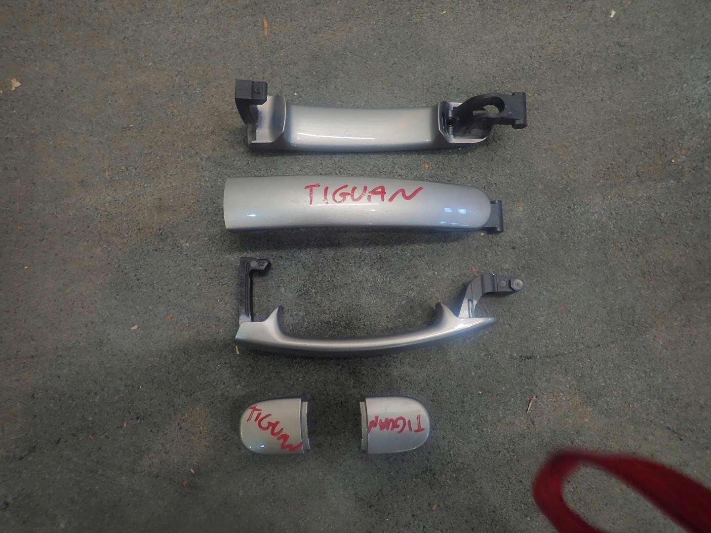 handles VW TIGUAN 5N0837205M