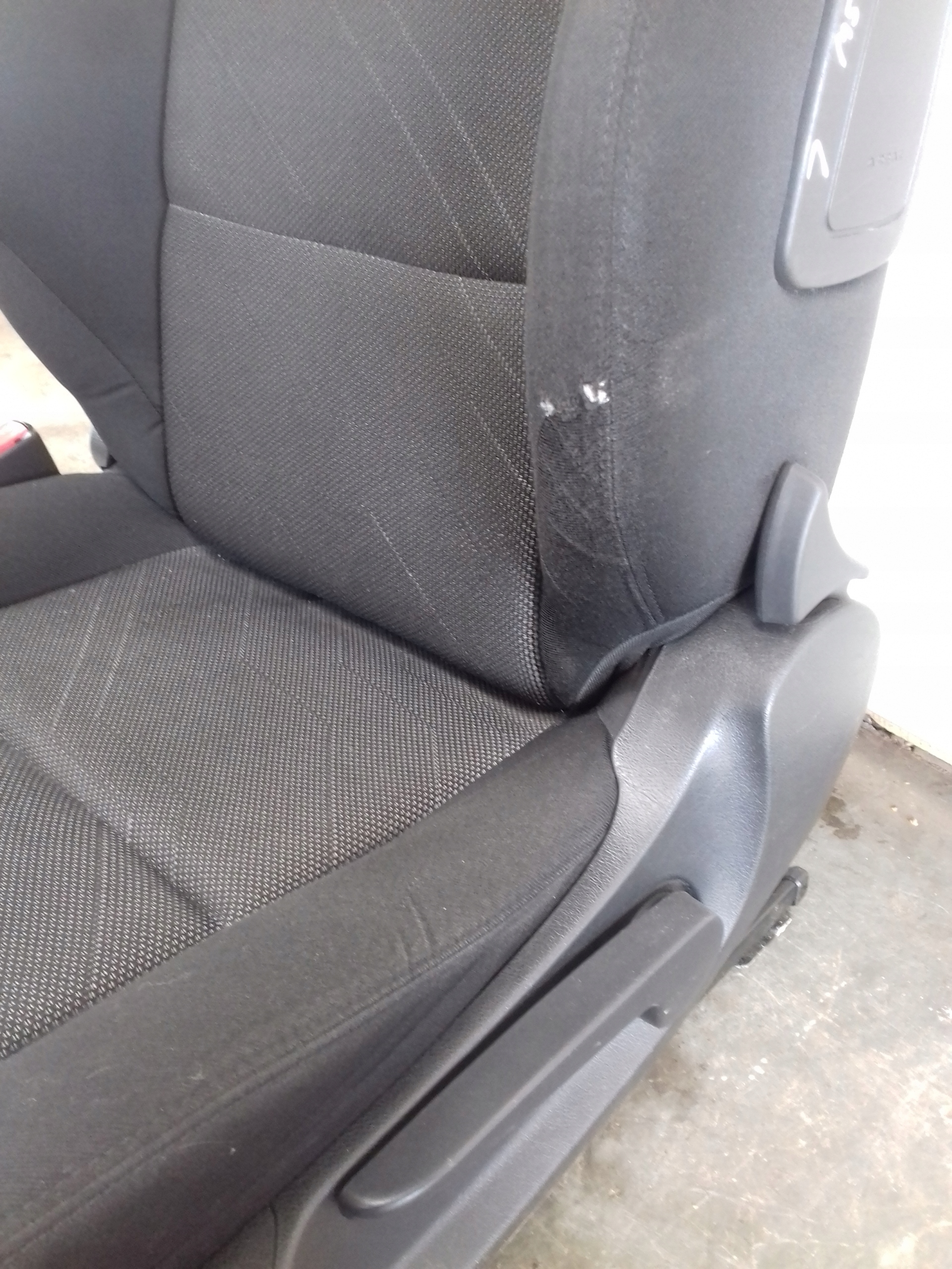 seats grzane left Peugeot 207
