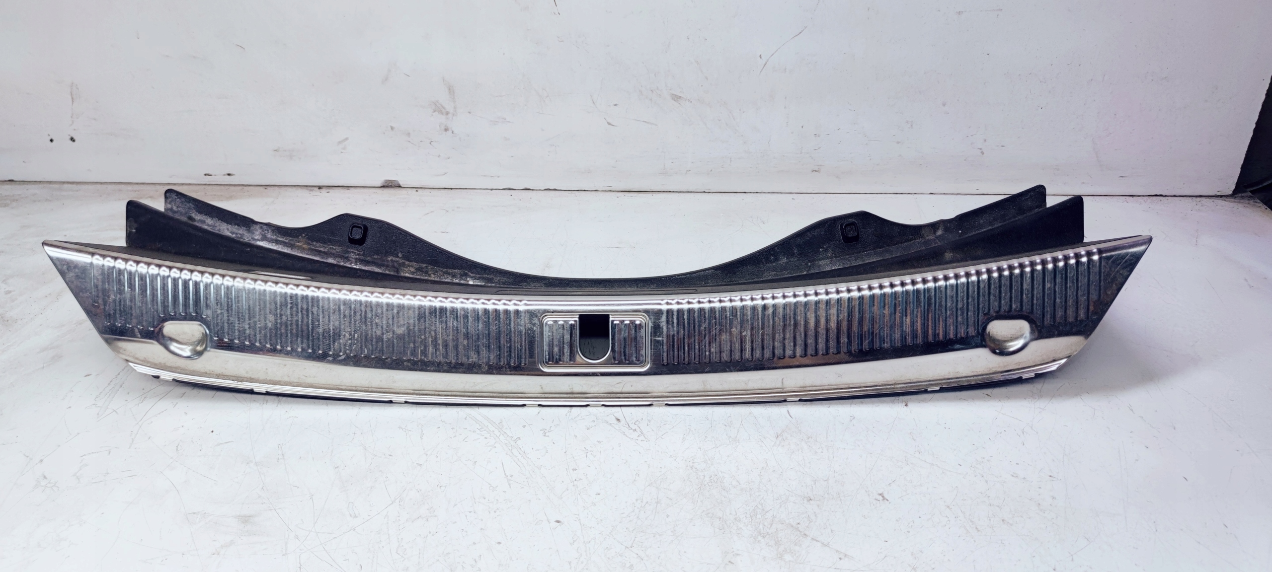 cap supports rear part AUDI A8 D4 4H0863471