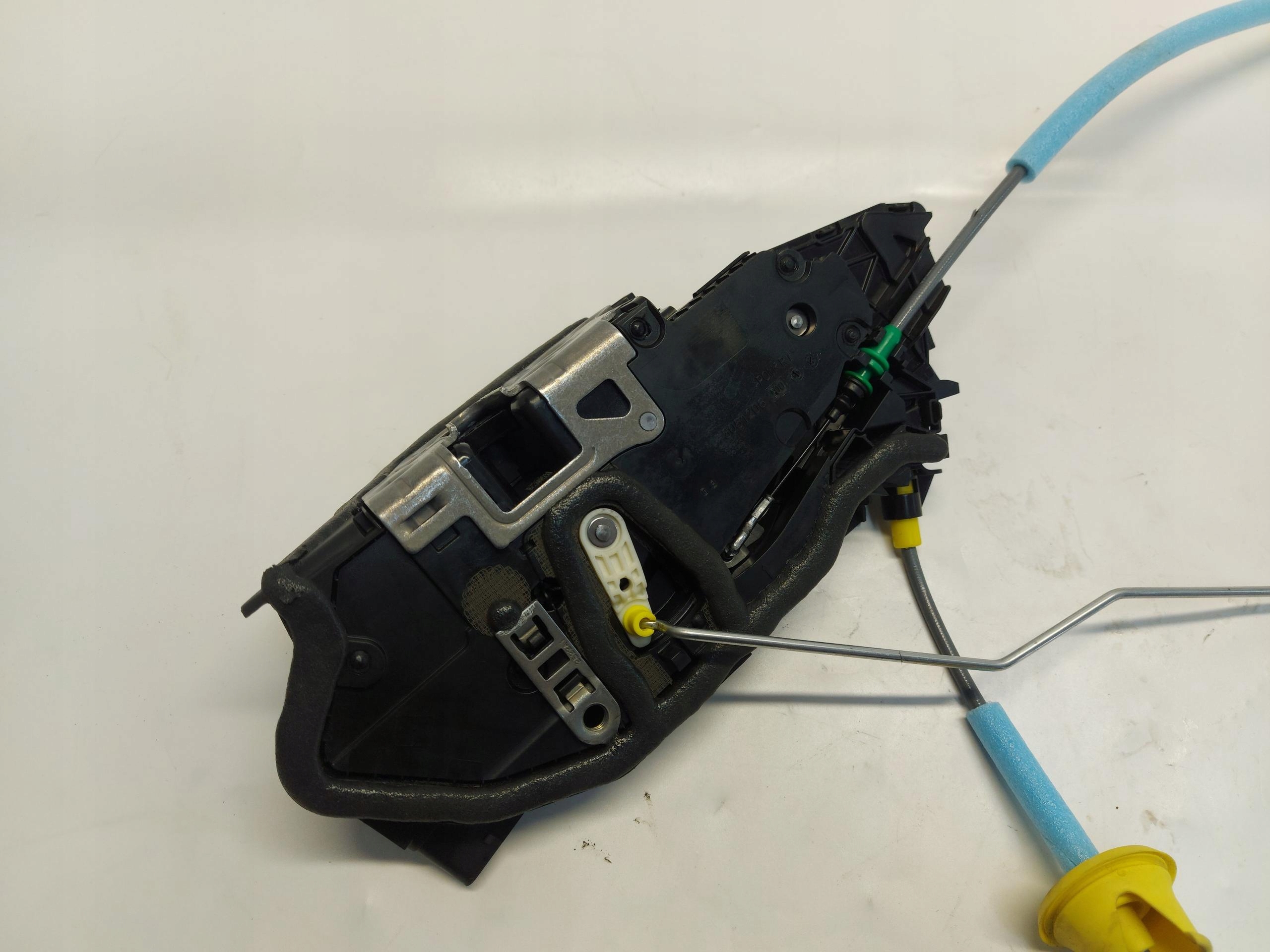 BMW U06 200i lock door front right 7956148