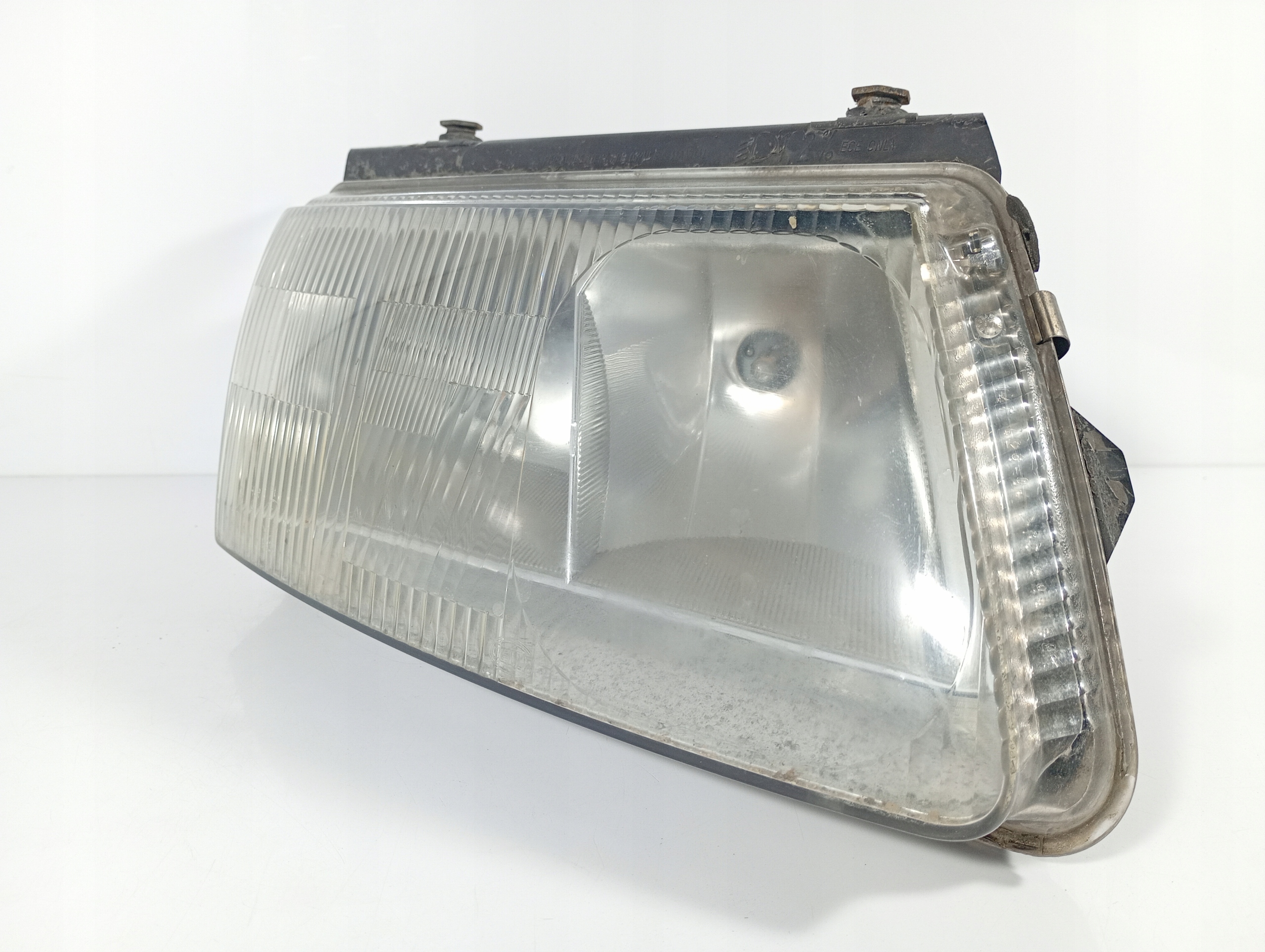 VW PASSAT B5 FL 00-05 REFLEKTOR light right front front OE 14742600