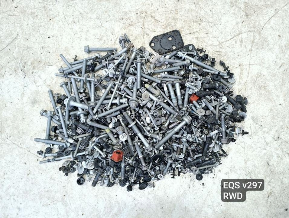 Śruba Mercedes-Benz EQS 2022 zestaw