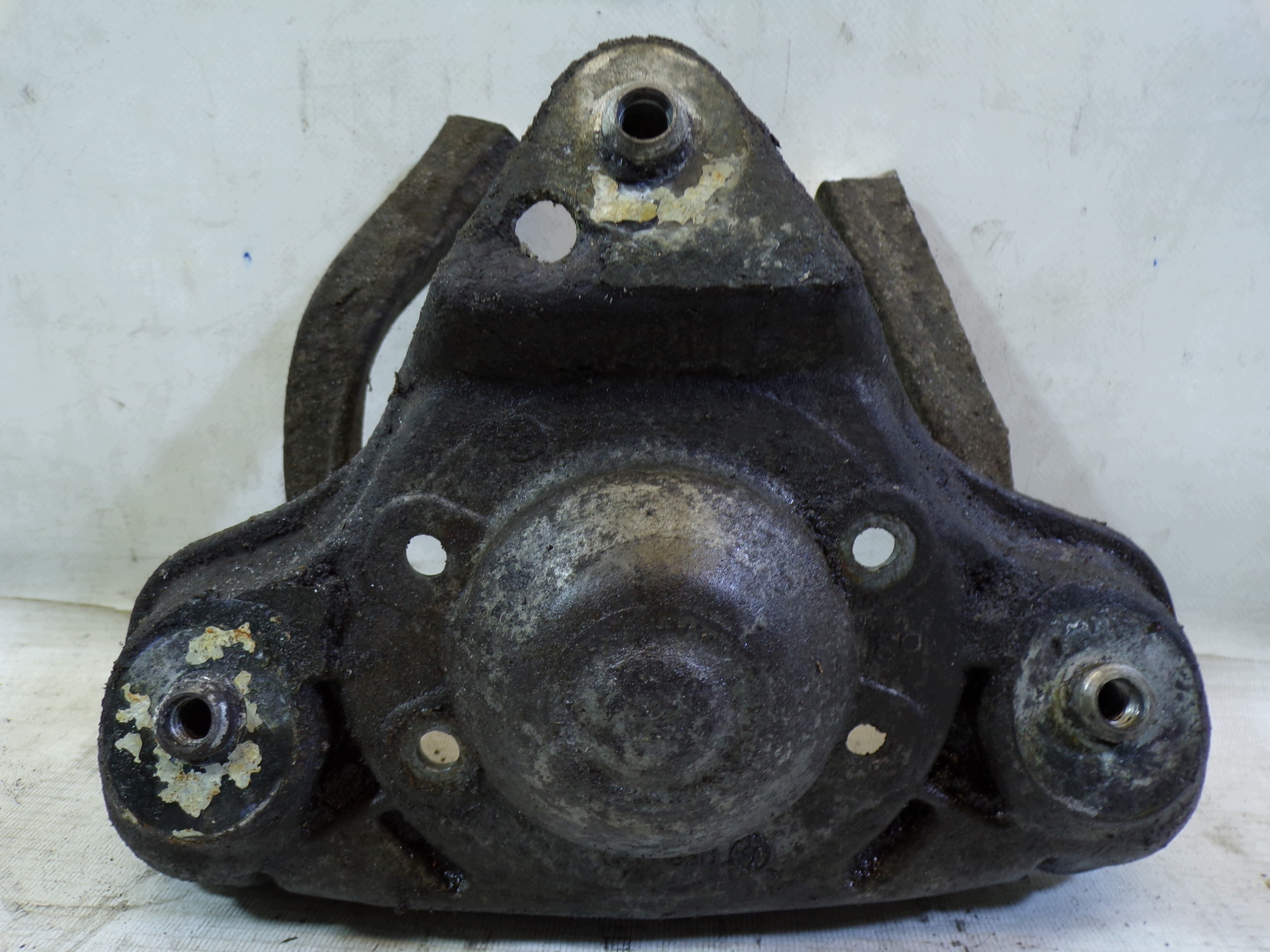 držač držač amortizera VOLKSWAGEN PASSAT B5 AUDI A4 B5 (2)