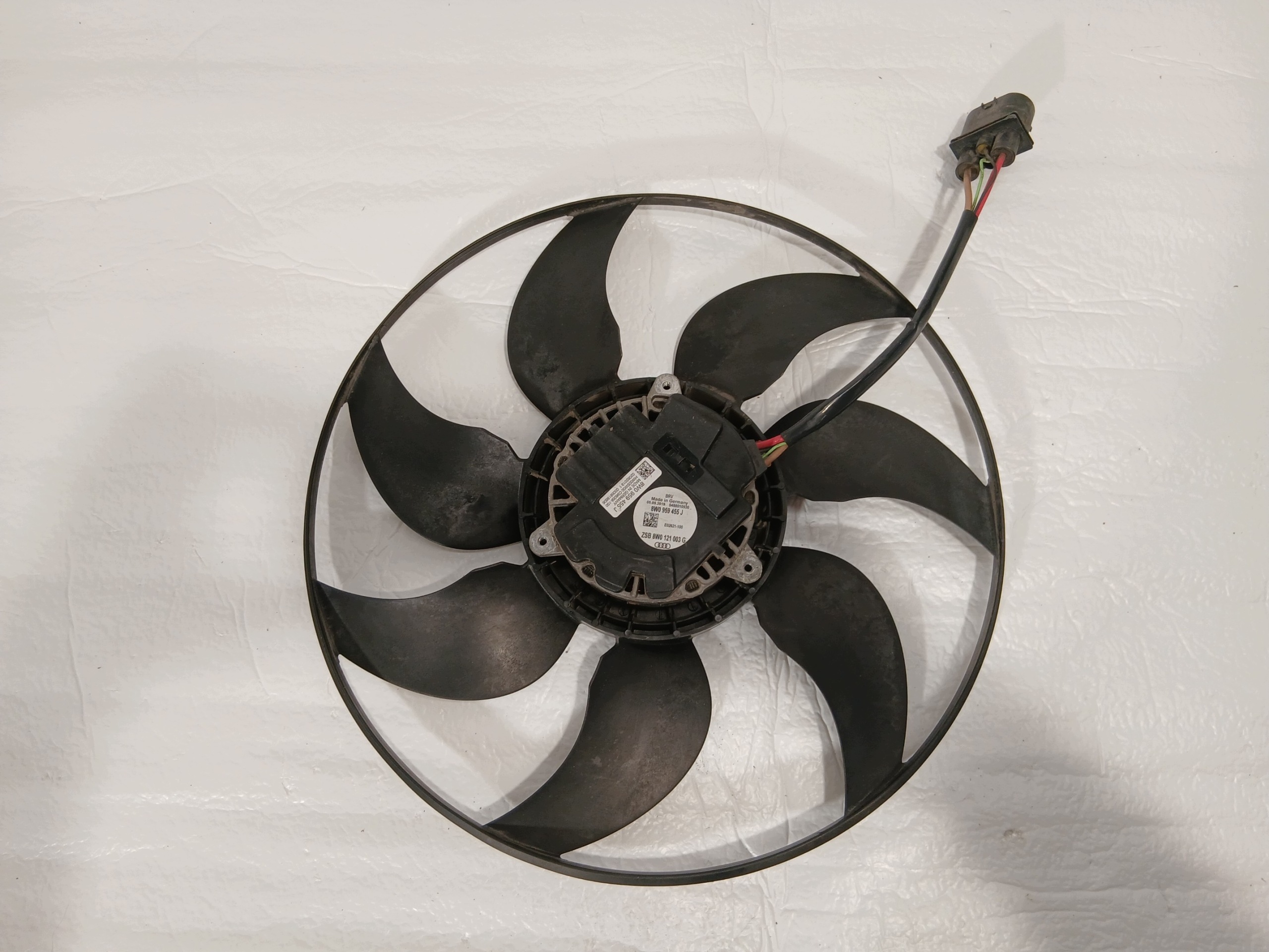 AUDI A4 B9 LIFT ventilátor vrtule chladiče 8W0959455J