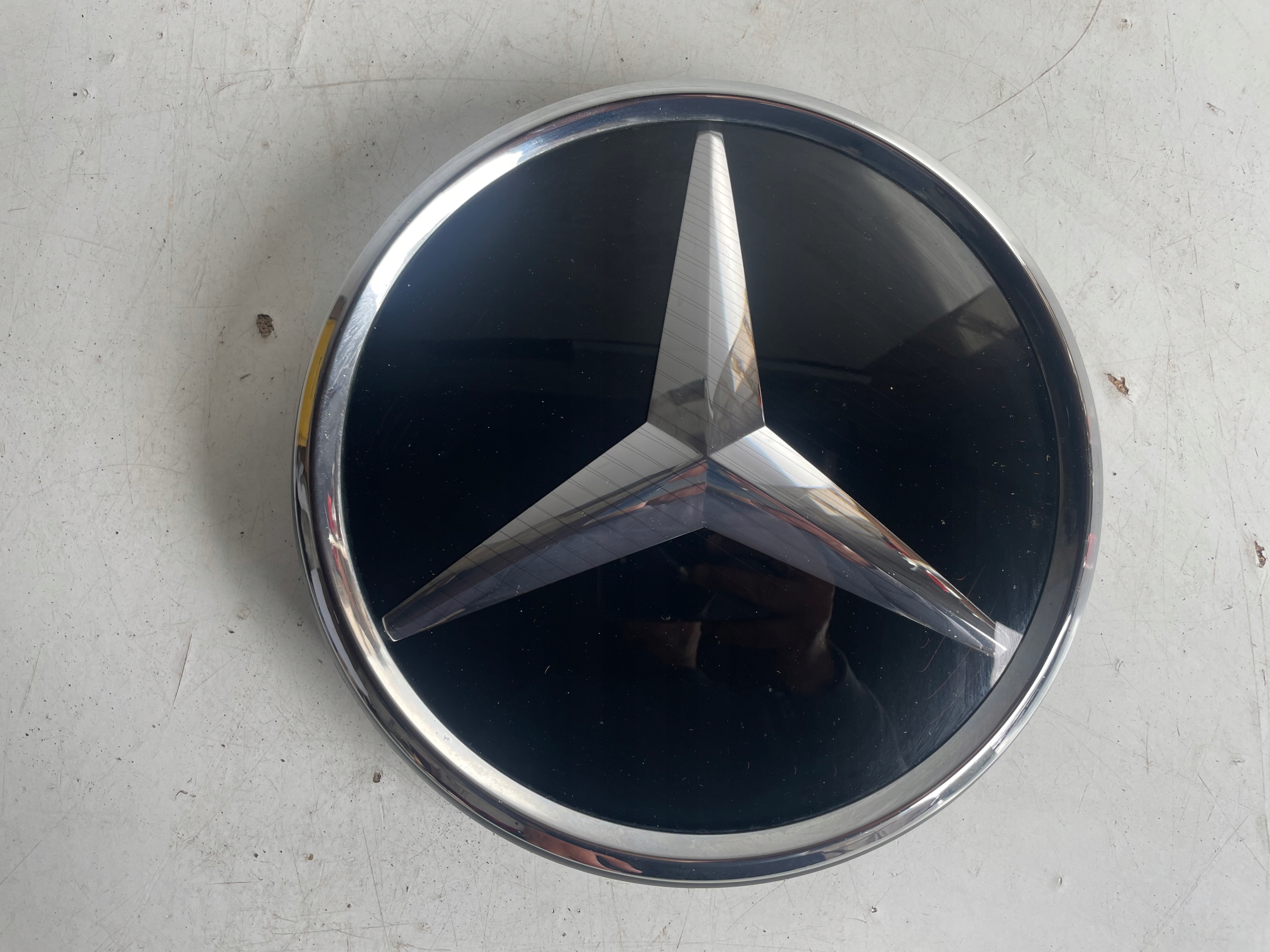 Mercedes E Klasa W213 AMG znaczek logo A2138853206