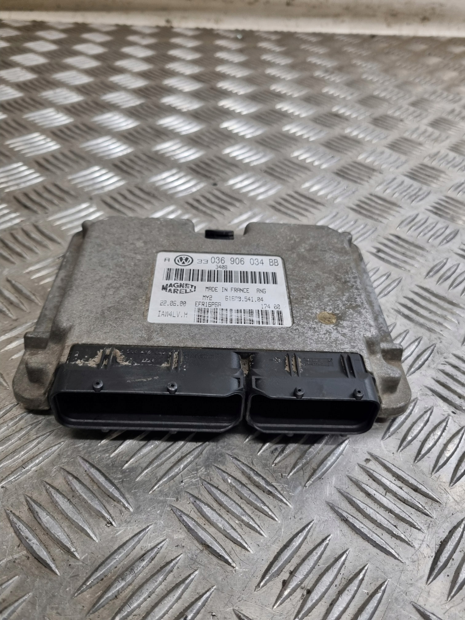 bedienteil des motors GOLF IV 1.6B 036 906 034 BB