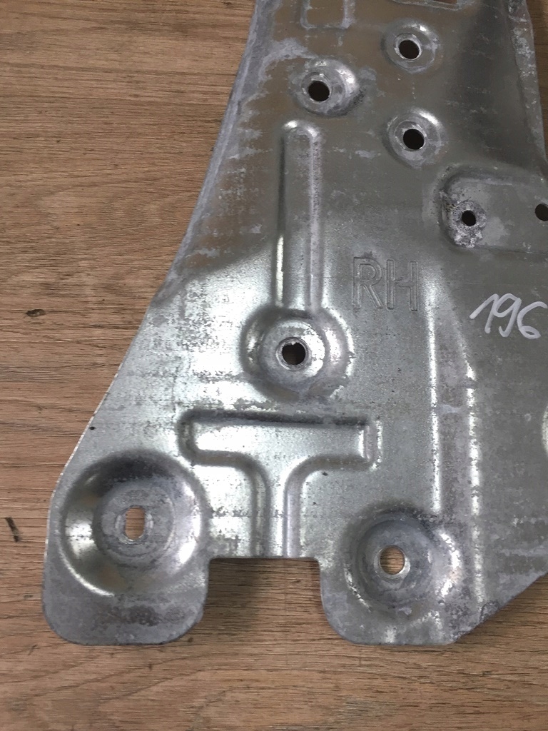 WZMOCNIENIE KIELICHA PRAWY TYL WEWNETRZNE TESLA X Car type Passenger cars