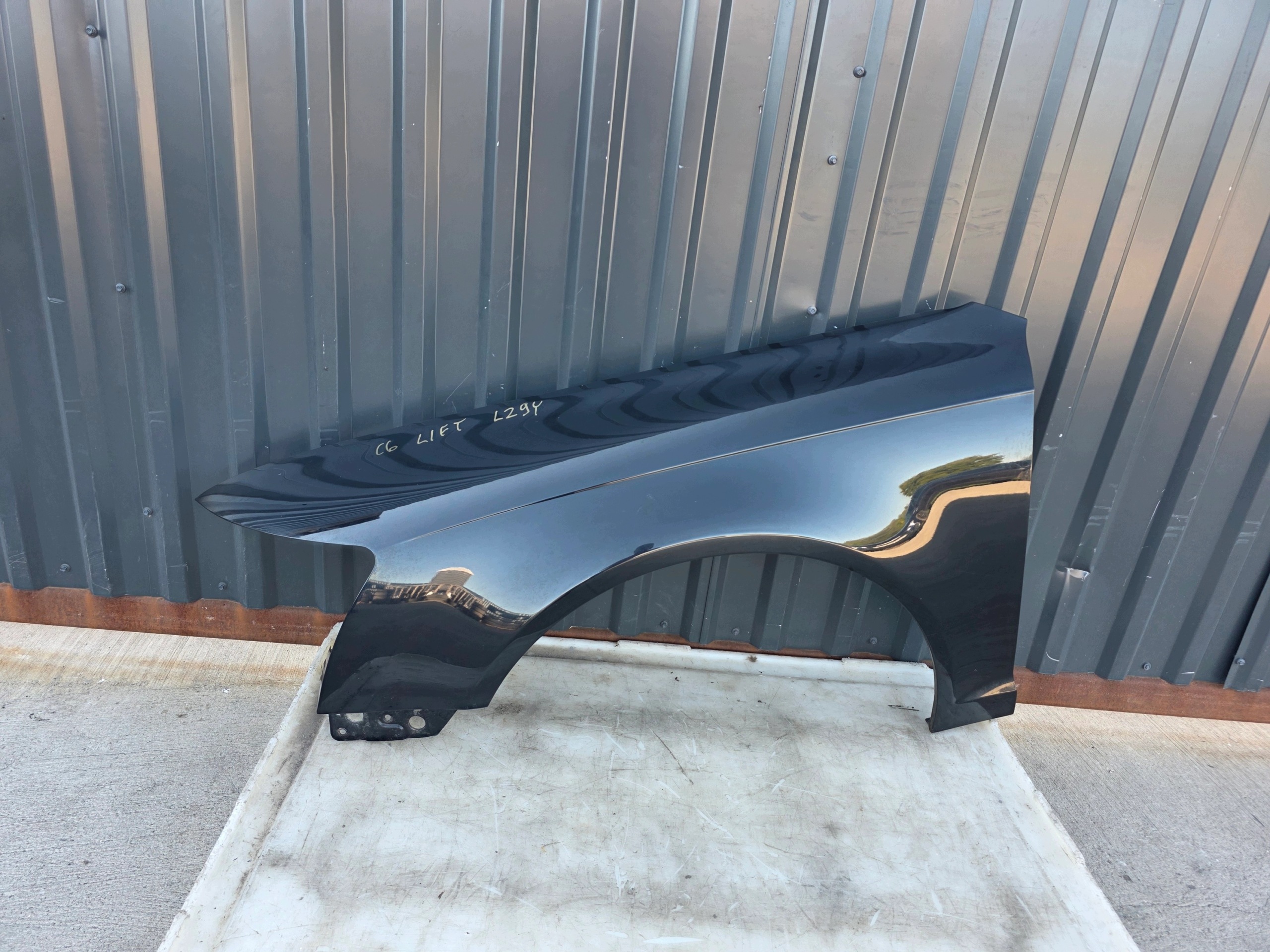 fender left front AUDI A6 C6 LIFT LZ9Y 2008-2011 !!!