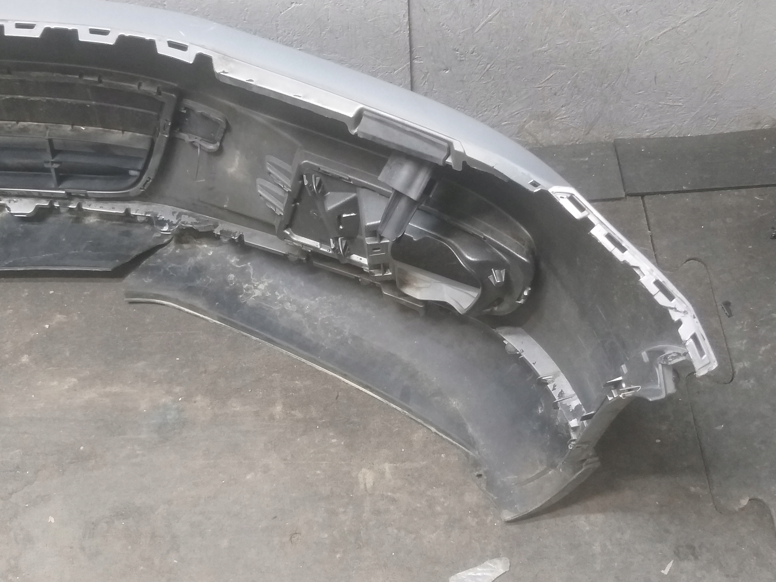 bumper front VW TIGUAN and 1 LIFT 10-14 5N0