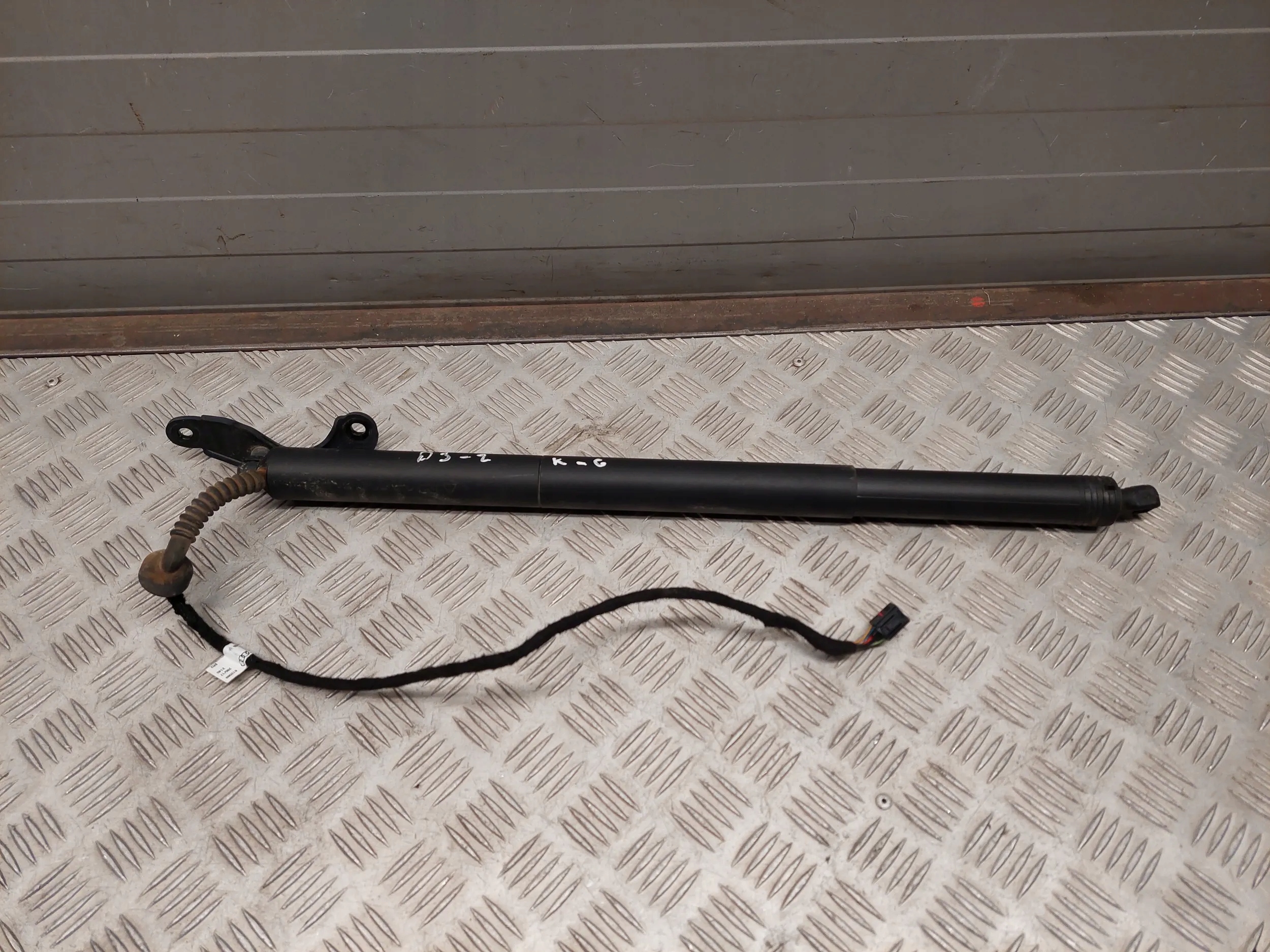 Audi Q3u 2011-2018u0827851 Зад. сторона ліва Приводи