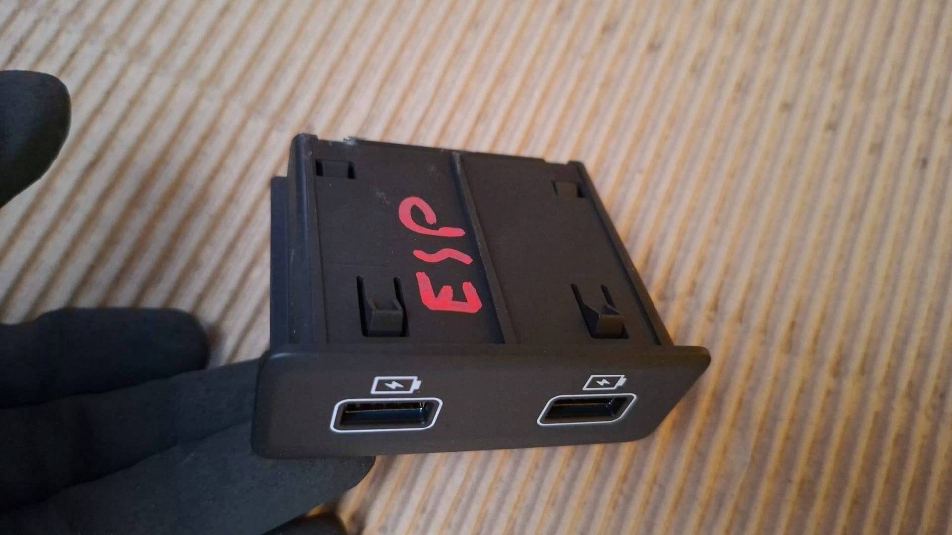 Adapter, Stecker USB Renault Espace V (RFC) 280233791R
