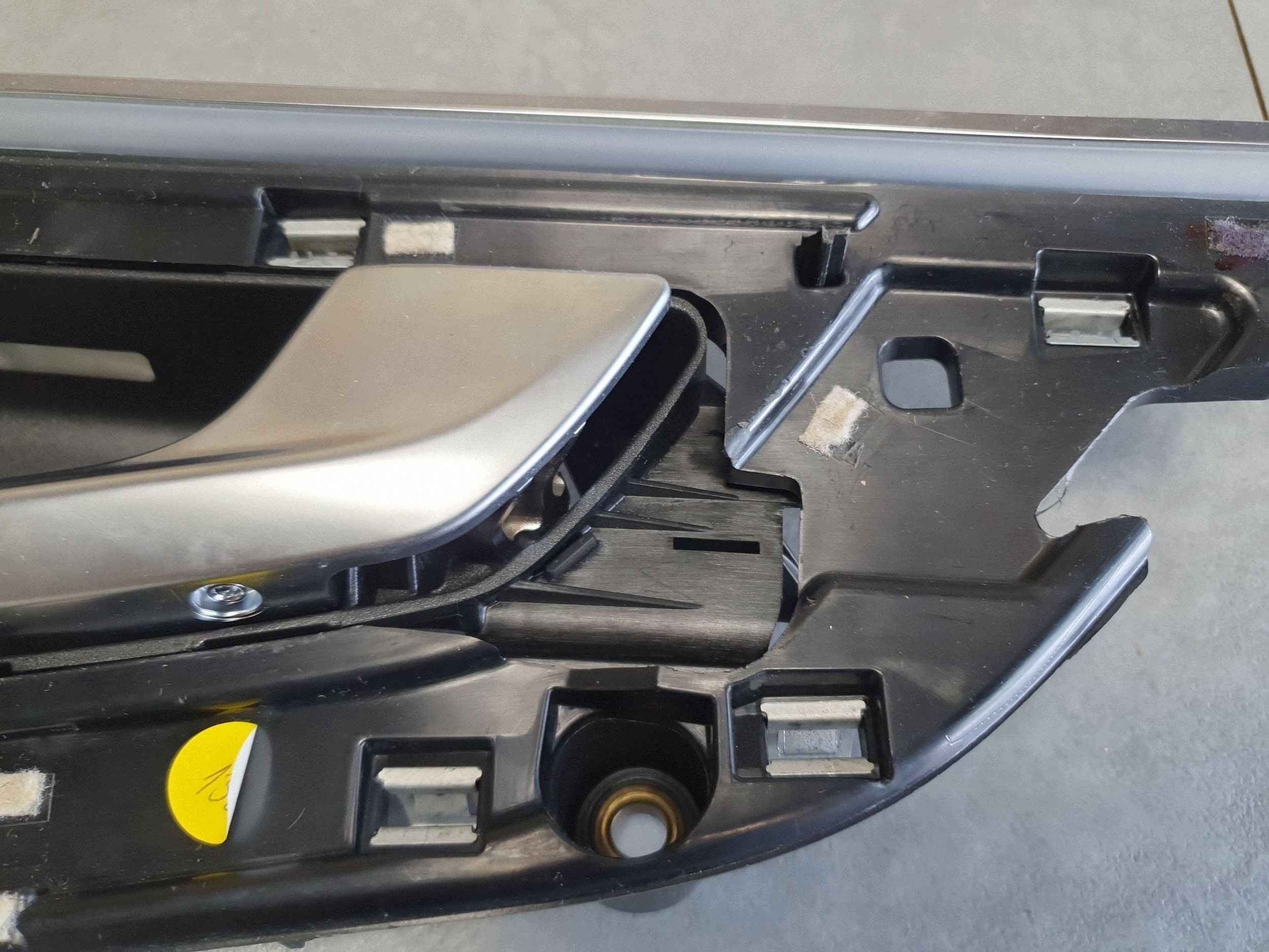 Audi Q7 4M handle inner right rear part rear 4M0839020C