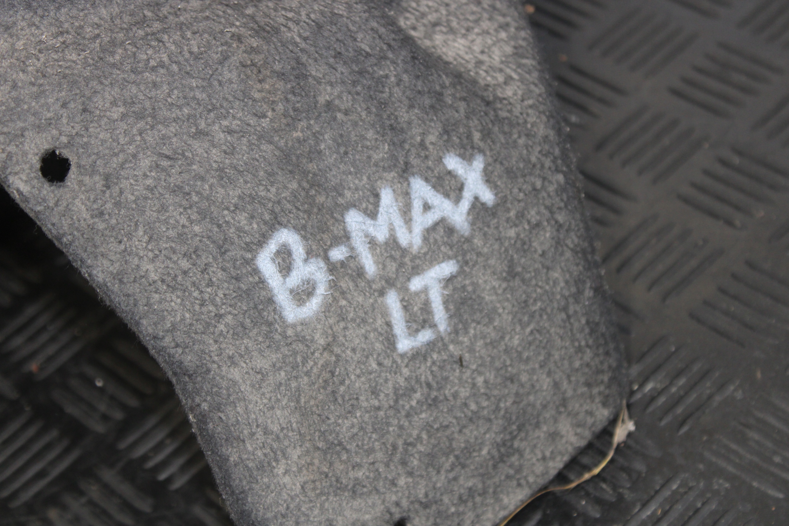 podblatník levý záď FORD B-MAX