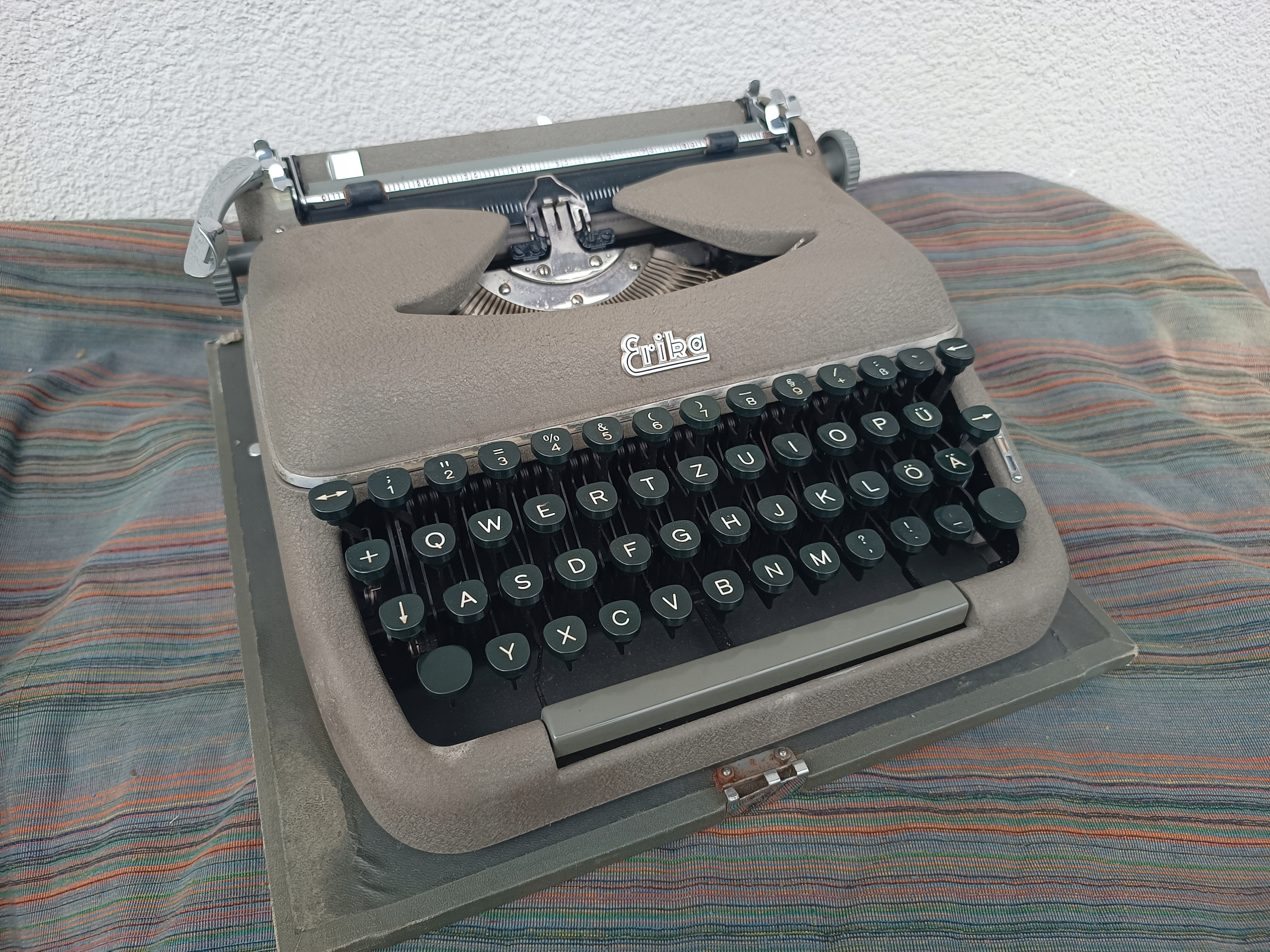 MASZYNA DO PISANIA ERIKA 10 W WALIZCE SPRAWNA