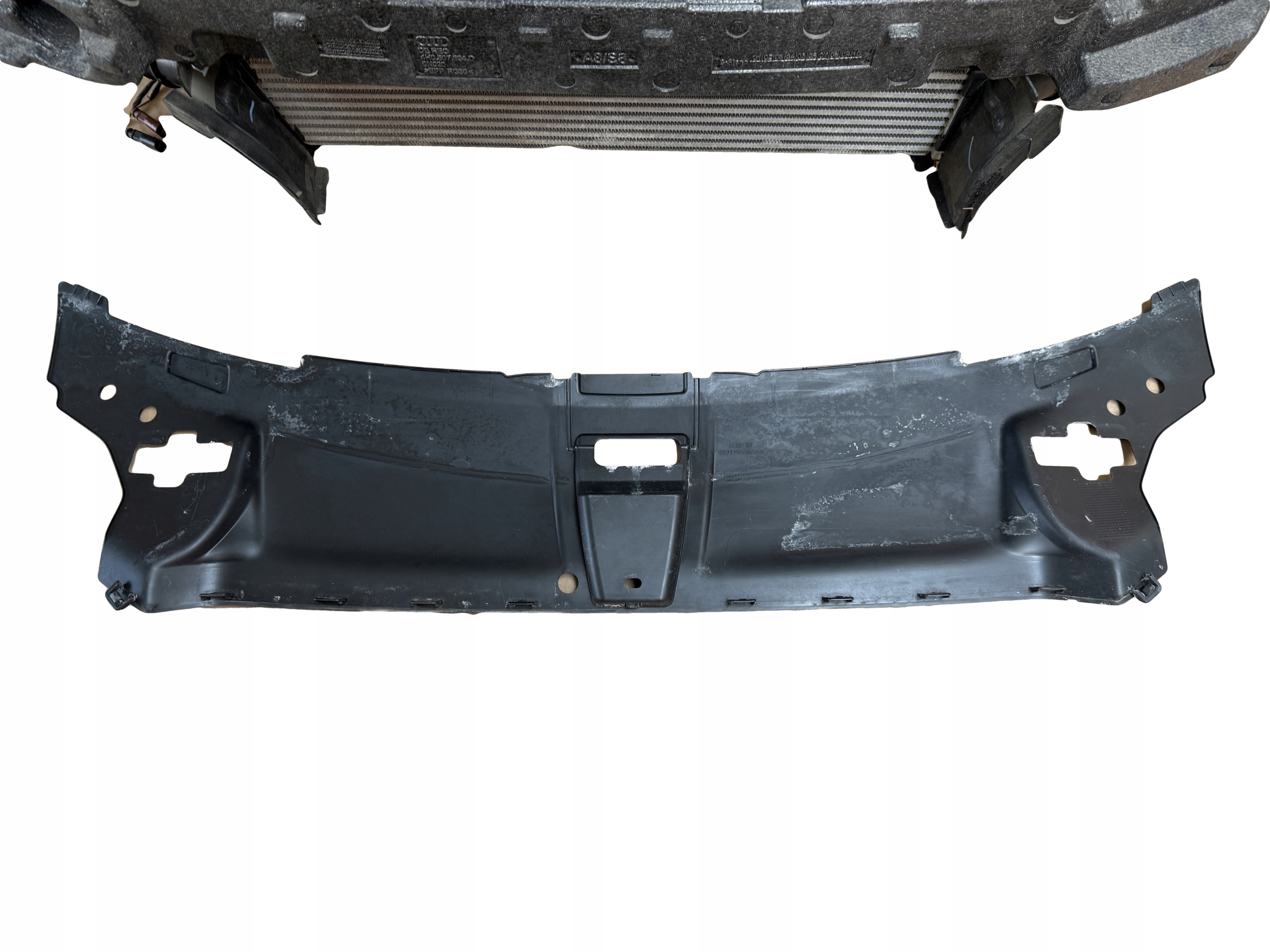 AUDI A8 4H D4 LIFT 3.0TDI bar, wall radiator