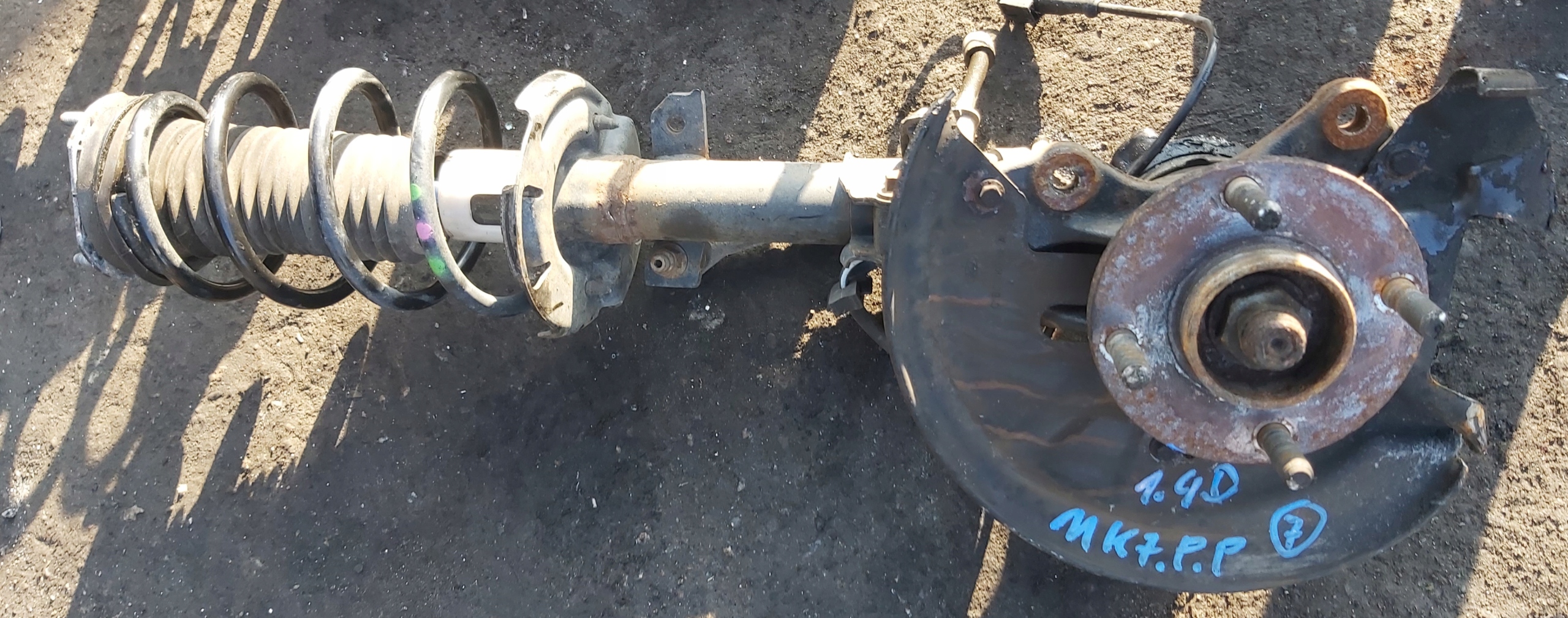 FORD FIESTA MK7 15R 1.5 MCPERSON правый