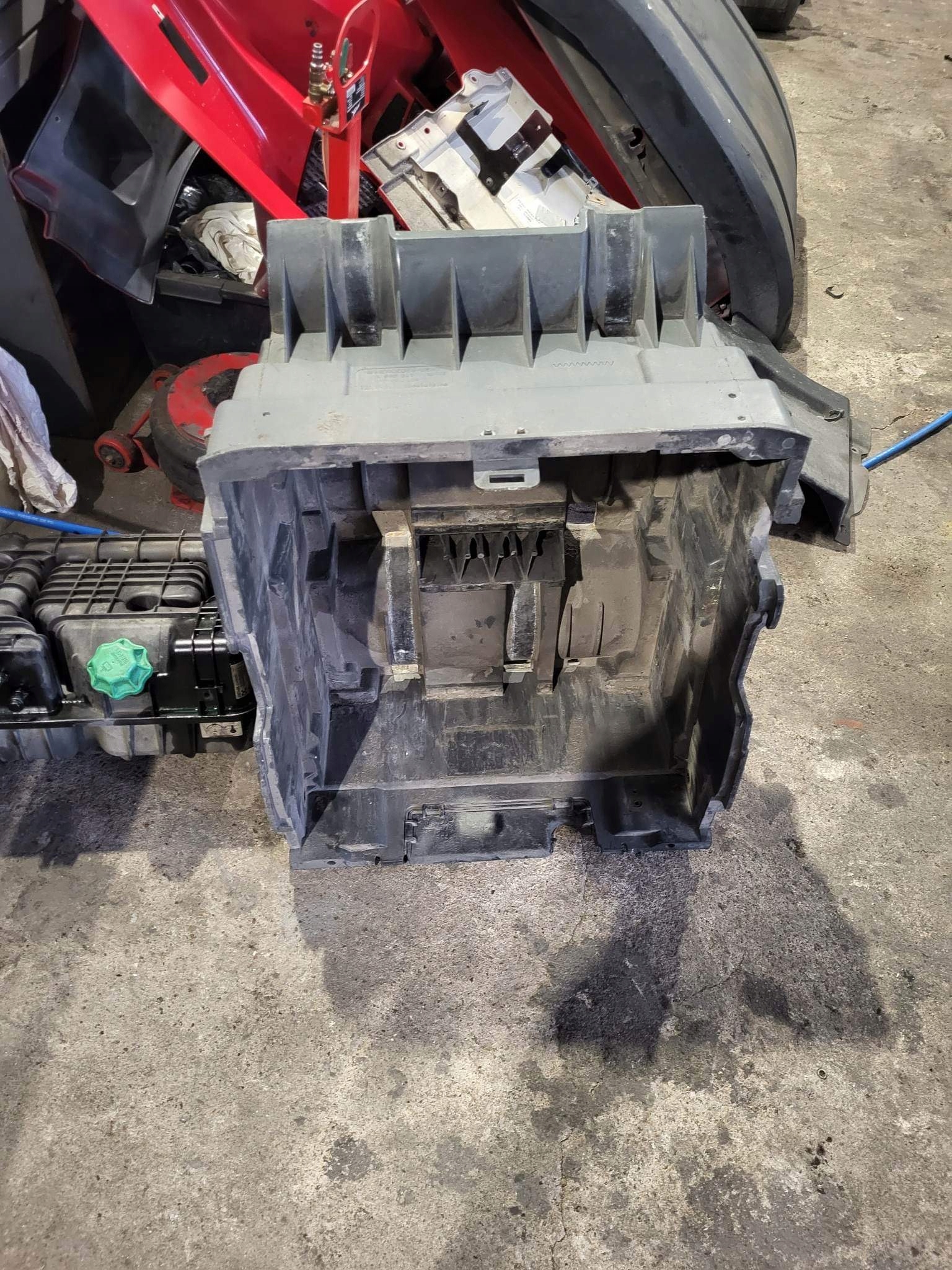 A9605412910 - Mercedes Actros MP4 коробка для зберігання