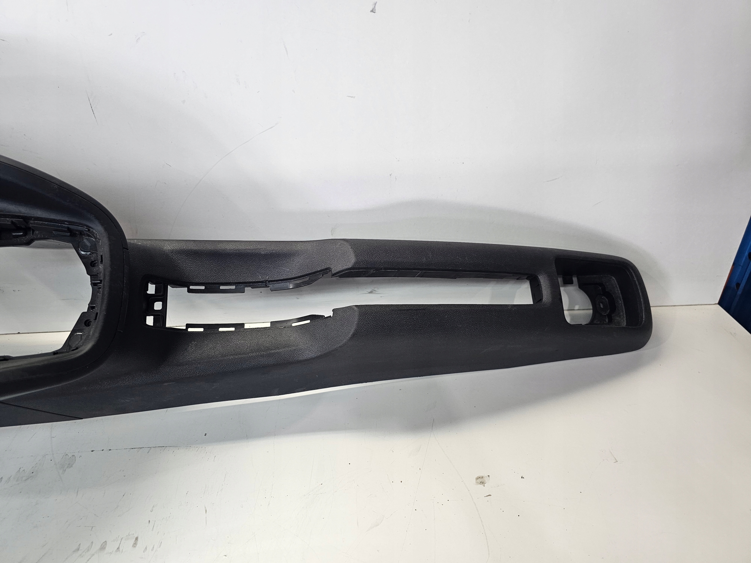 TUNEL mitte AUDI A1 8X LIFT 8X0863240C