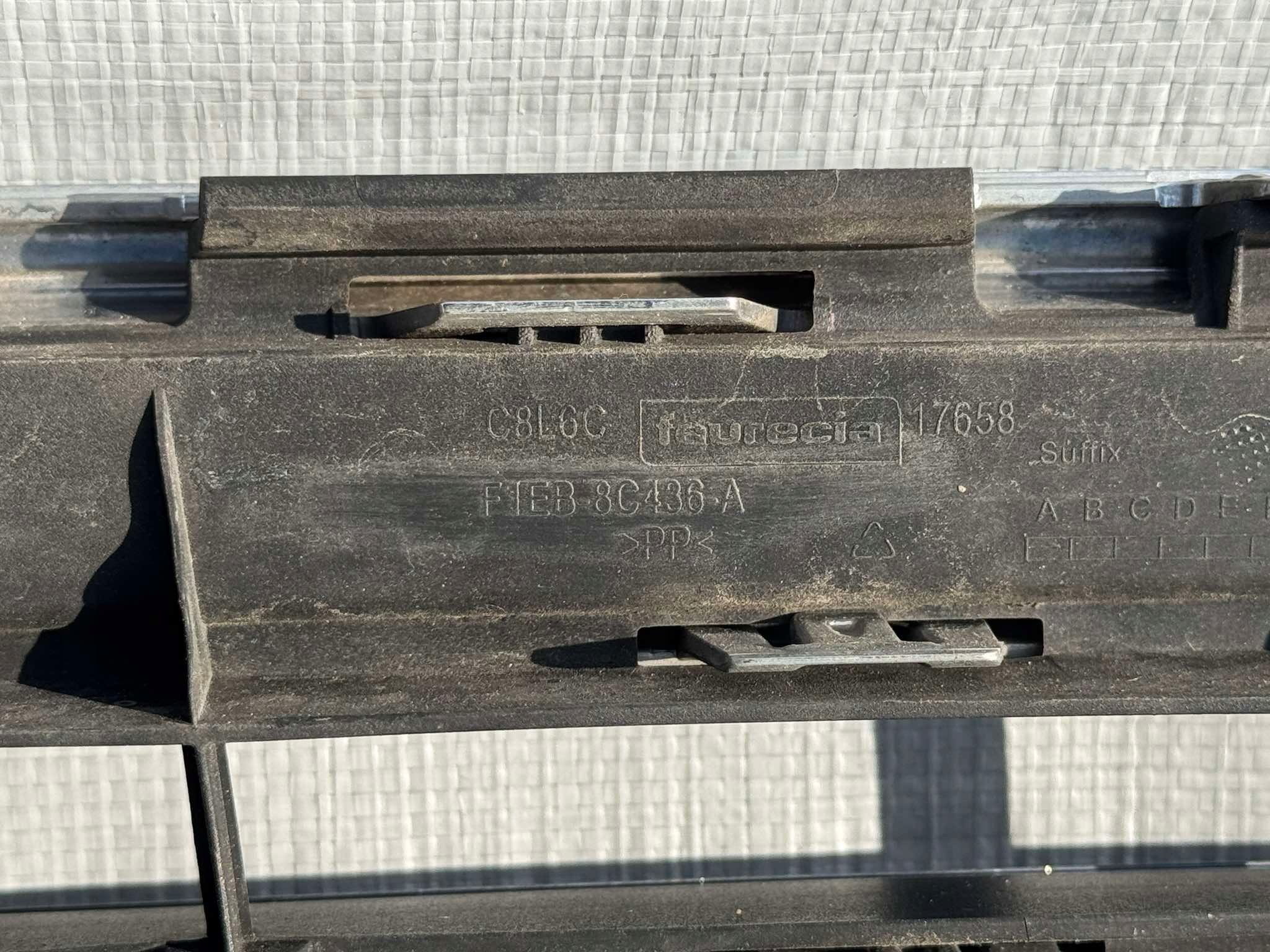 Ford Focus III Mk3 Kühlergrill FRONTGRILL Kühlergitter - Thumbnail 3