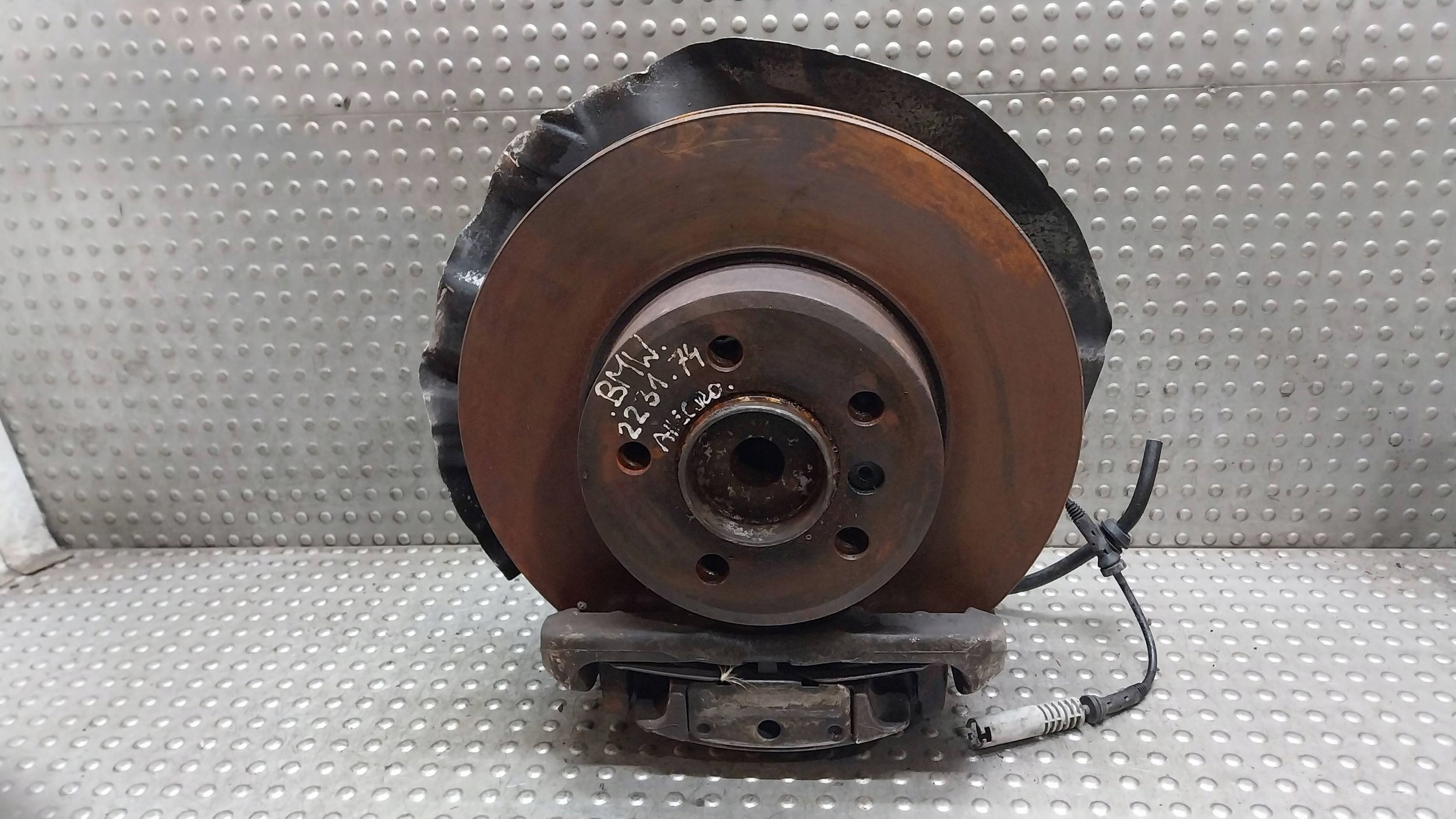 otoč čepu třmen levý předek KPL BMW 7 E65 E66 735 740 750