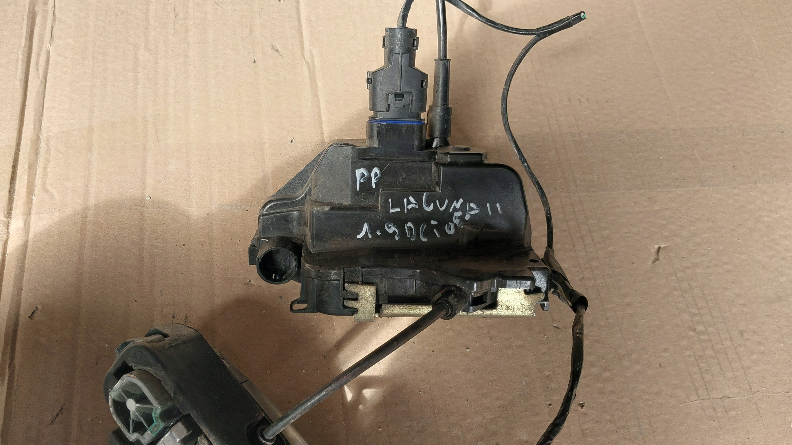 lock handle door right front EU RENAULT LAGUNA 2 II LIFT KOMPLET