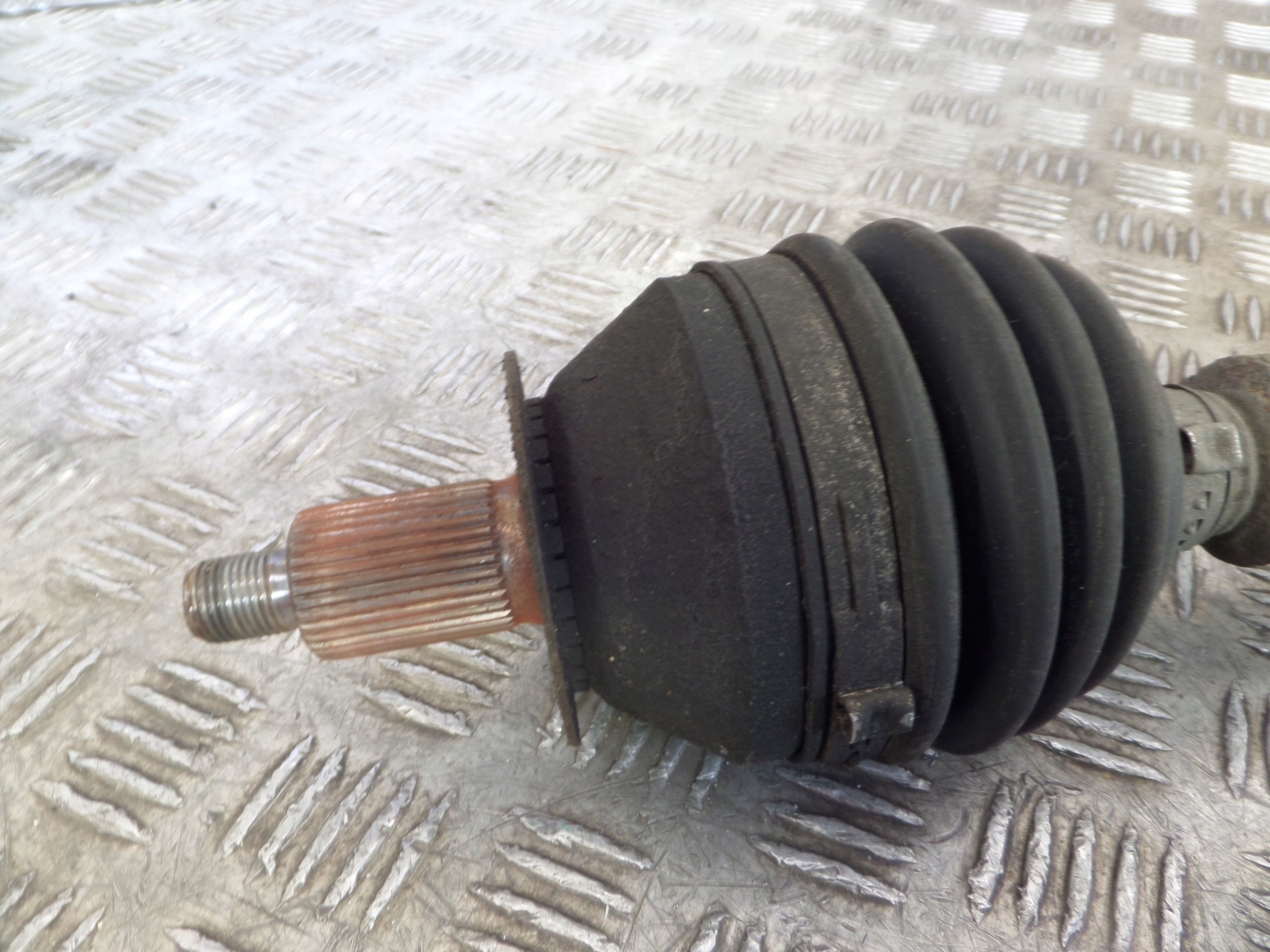 VW SEAT SKODA 1.4 TDI - semi-axis right 6C0407272C