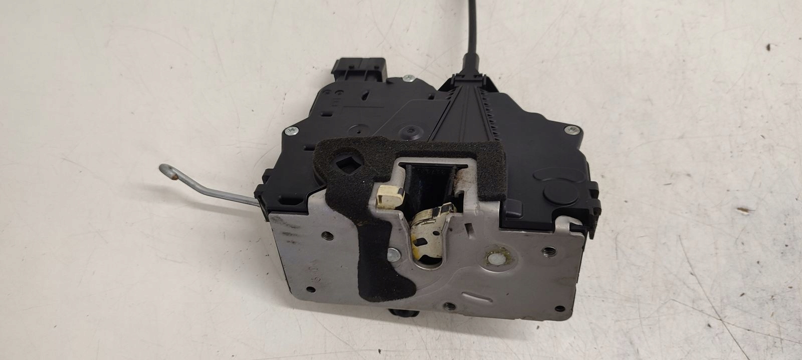 lock door front front left Opel Meriva B