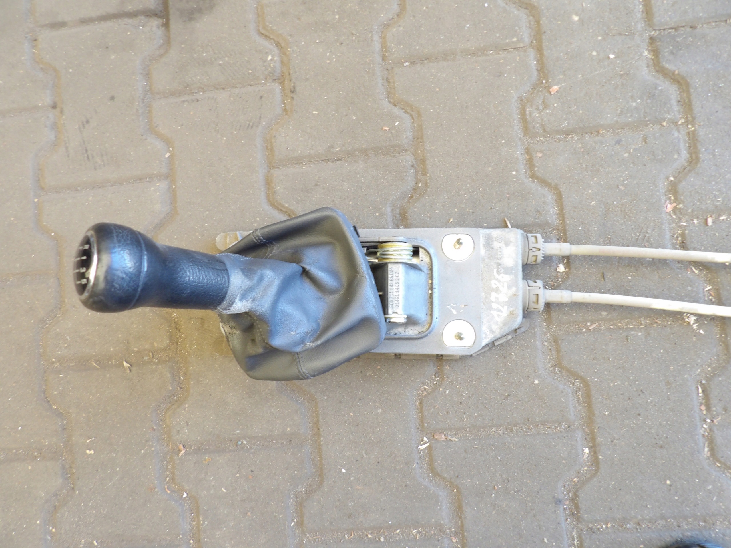 VW Polo 9N 1,2 páčka změny převodů