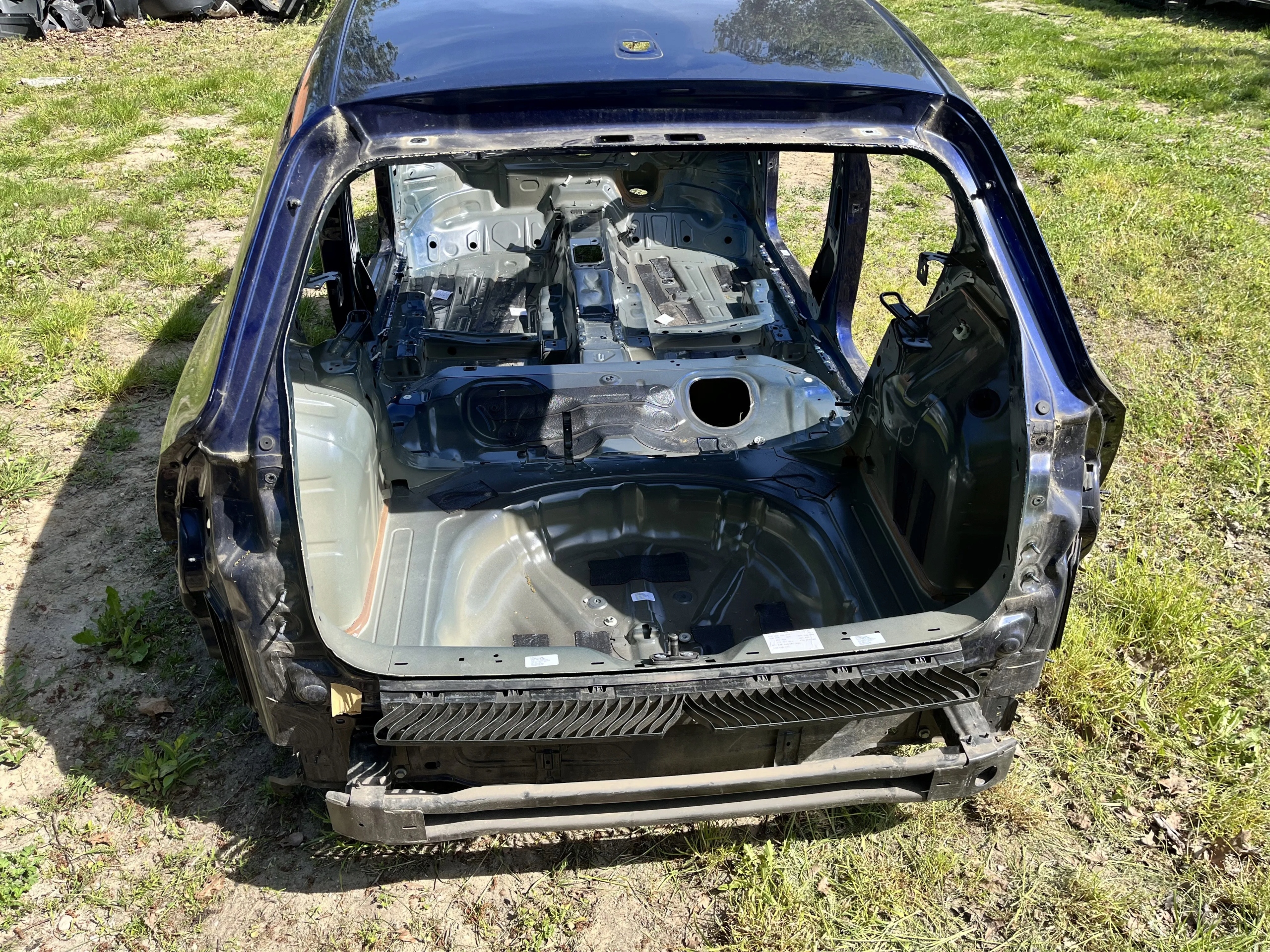 PAS TYŁ TYLNY WANNA VW GOLF VIII 19- LC5B HB