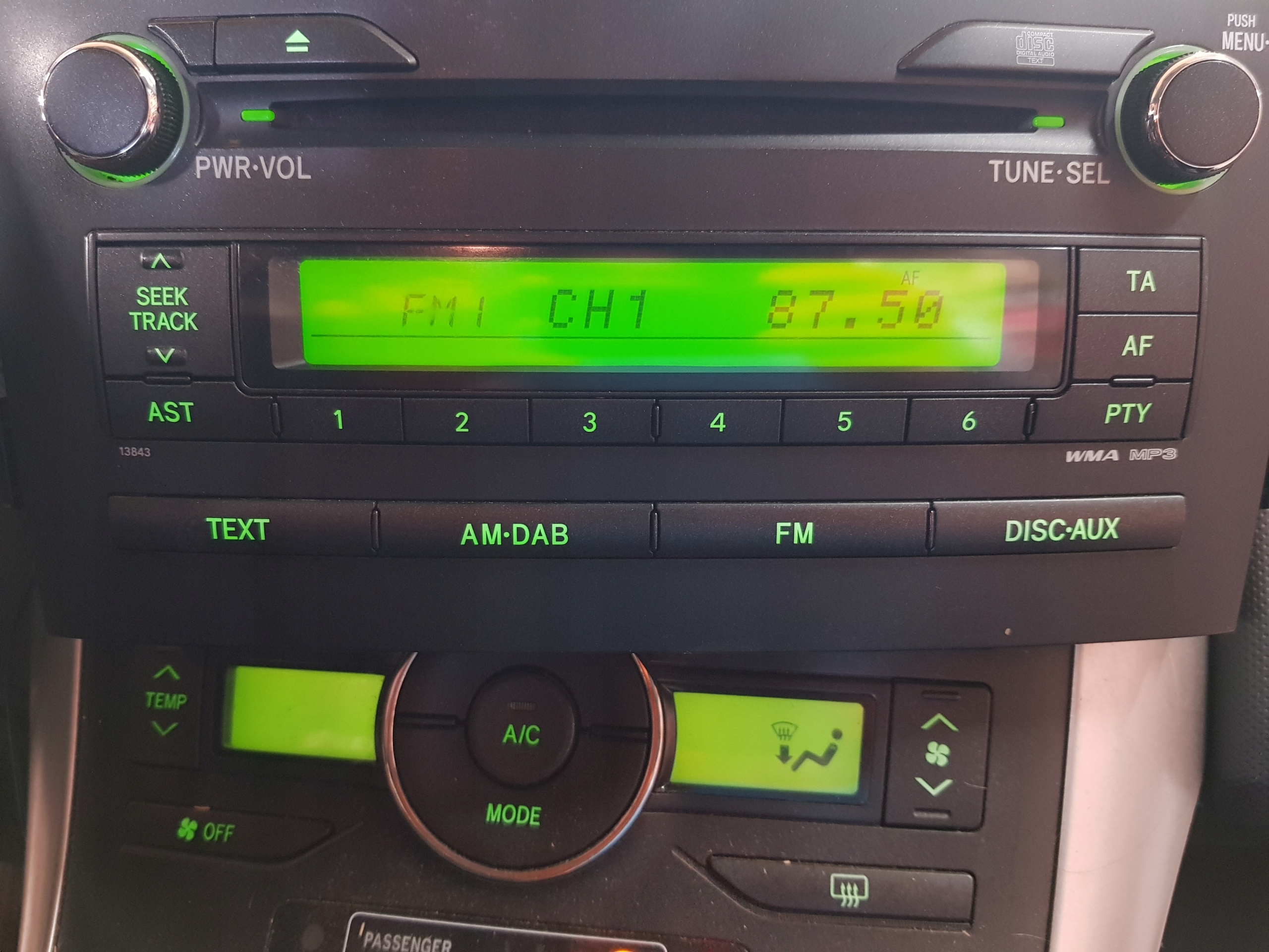 Radio Samochodowe CD MP3 Toyot Auris I Lift USZKODZONY NAPĘD