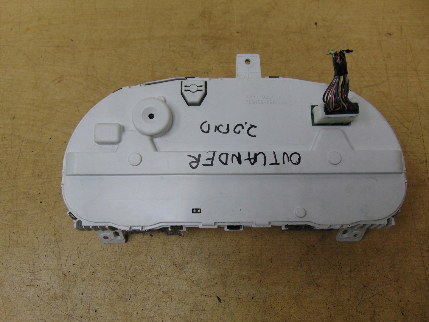 спидометр mitsubishi oe 8100-A115