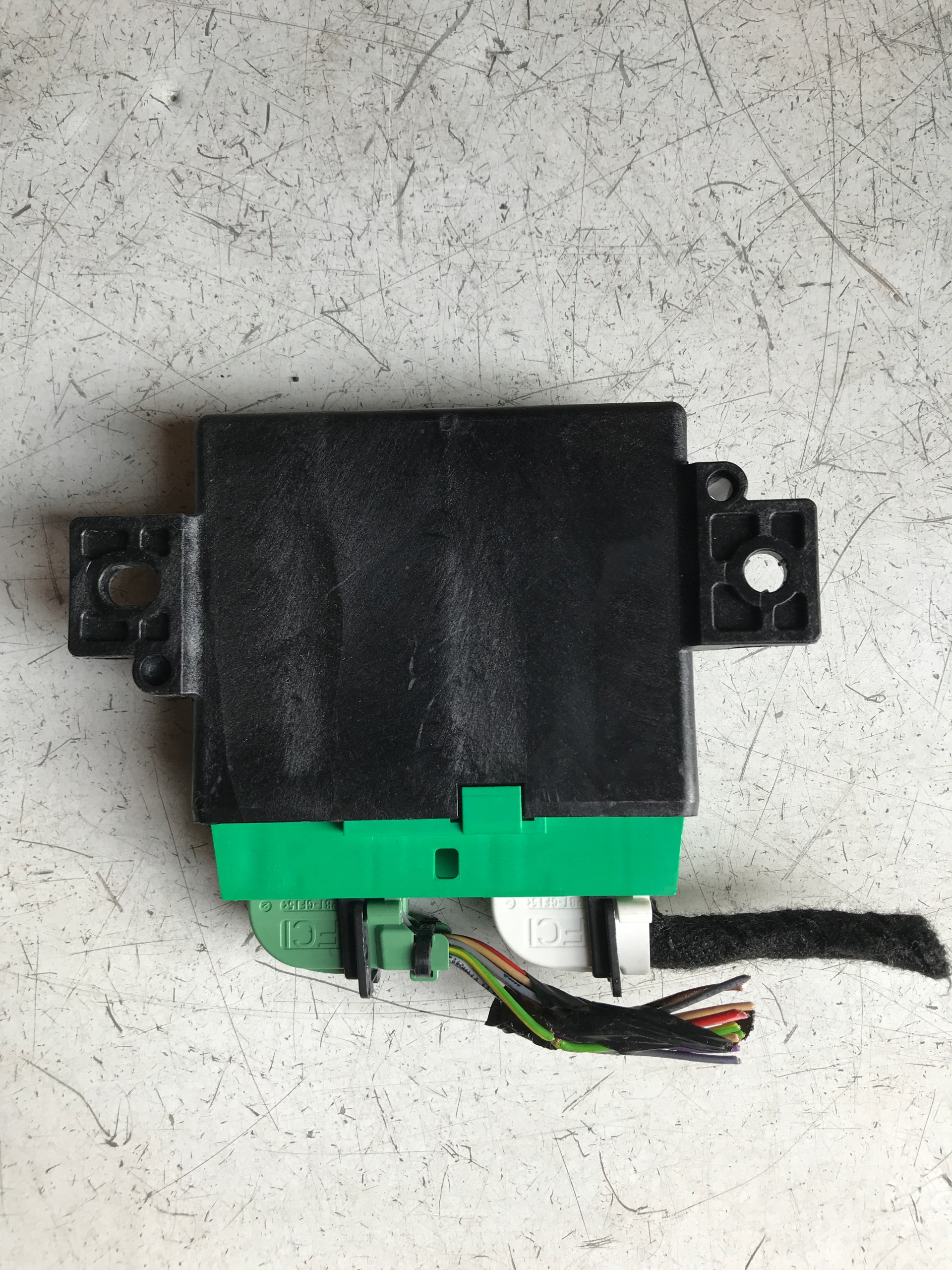 module control unit PDC PEUGEOT 208 0263004700