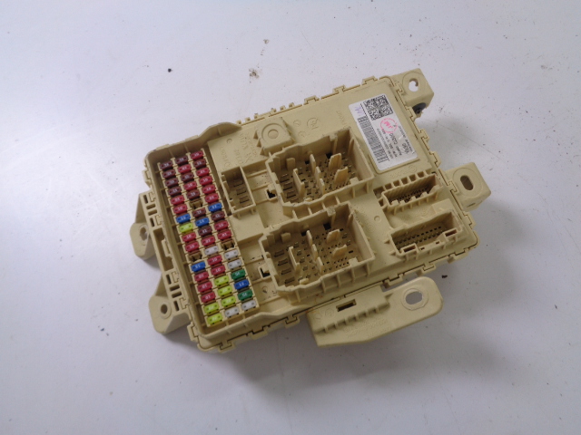 SKRZYNKA BEZPIECZNIKÓW KIA SPORTAGE V 2021-