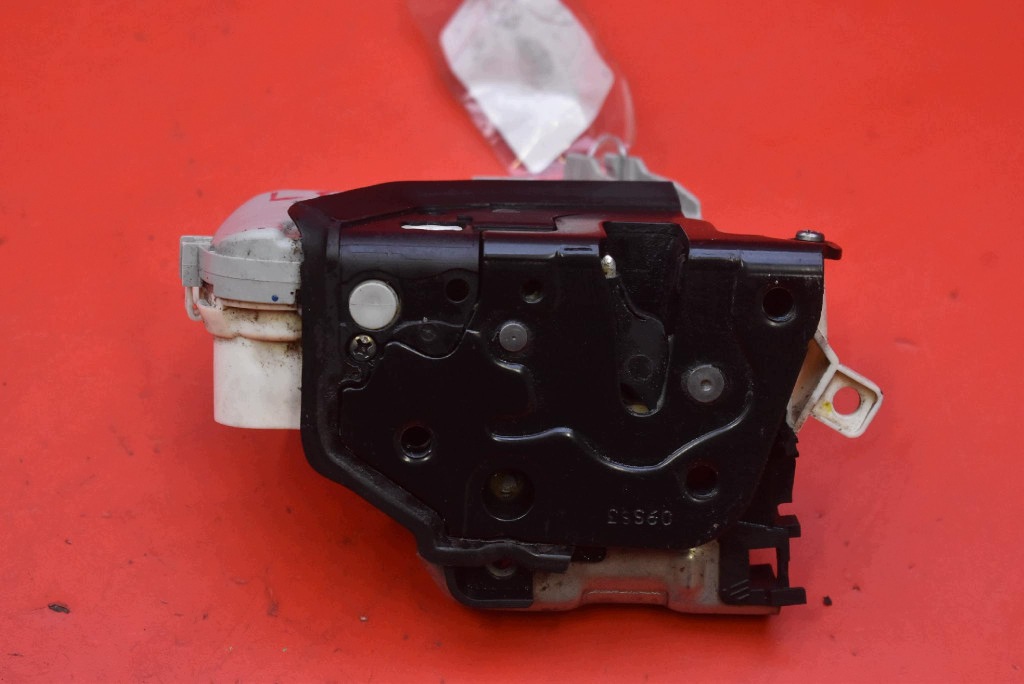 lock door left front front EU 8J1837015C AUDI A6 C7 KOMBI 10-14
