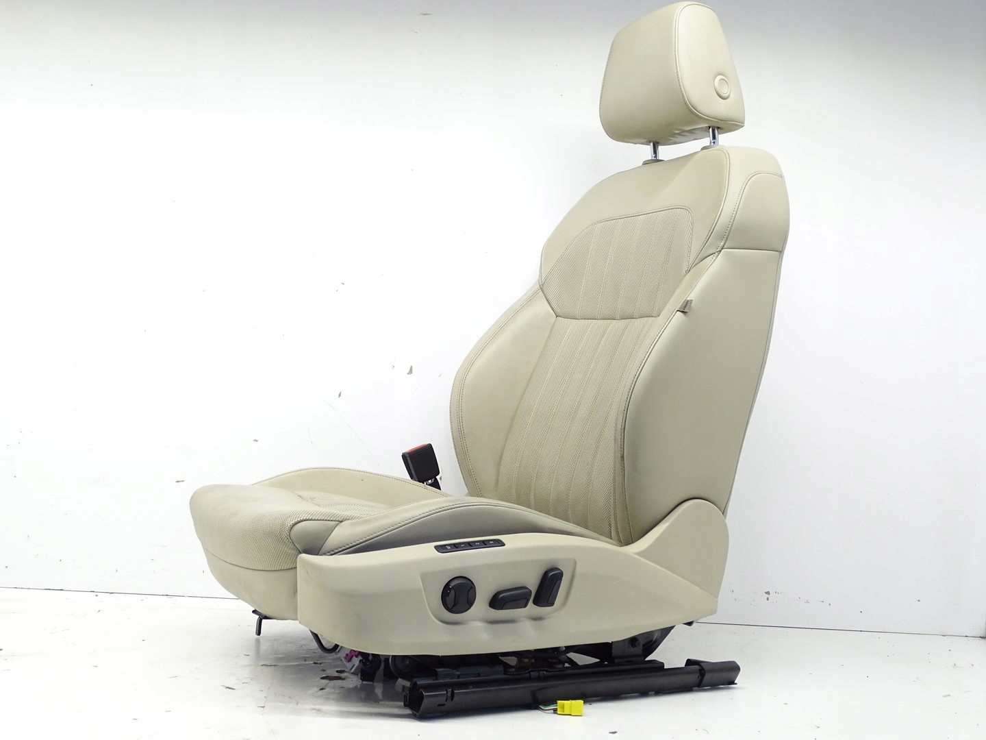 KPL Sitz LAURIN KLEMENT L&K SKODA SUPERB III 3V HB