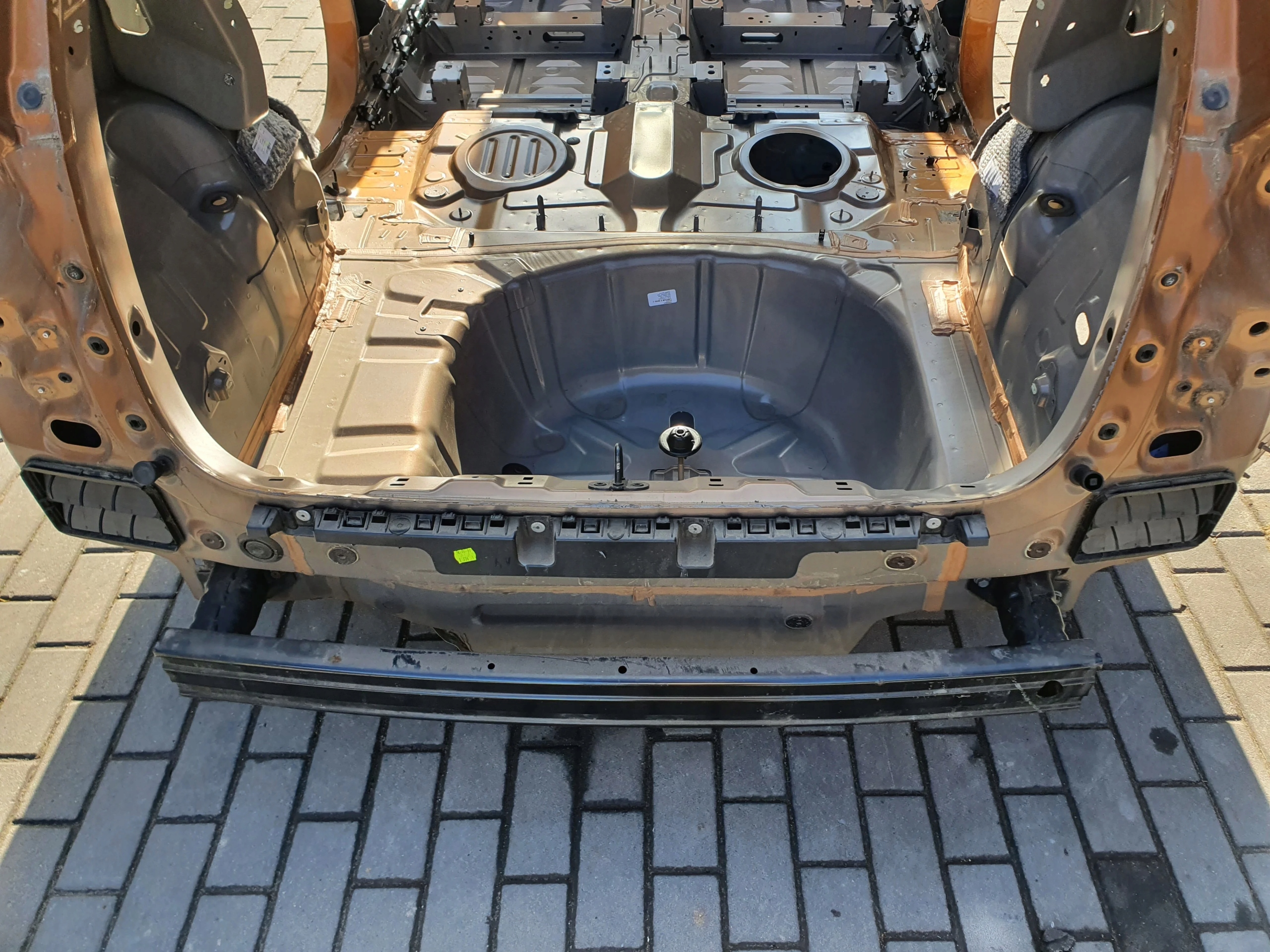 PAS TYŁ TYLNY WANNA ĆWIARTKA RENAULT CAPTUR II 19-