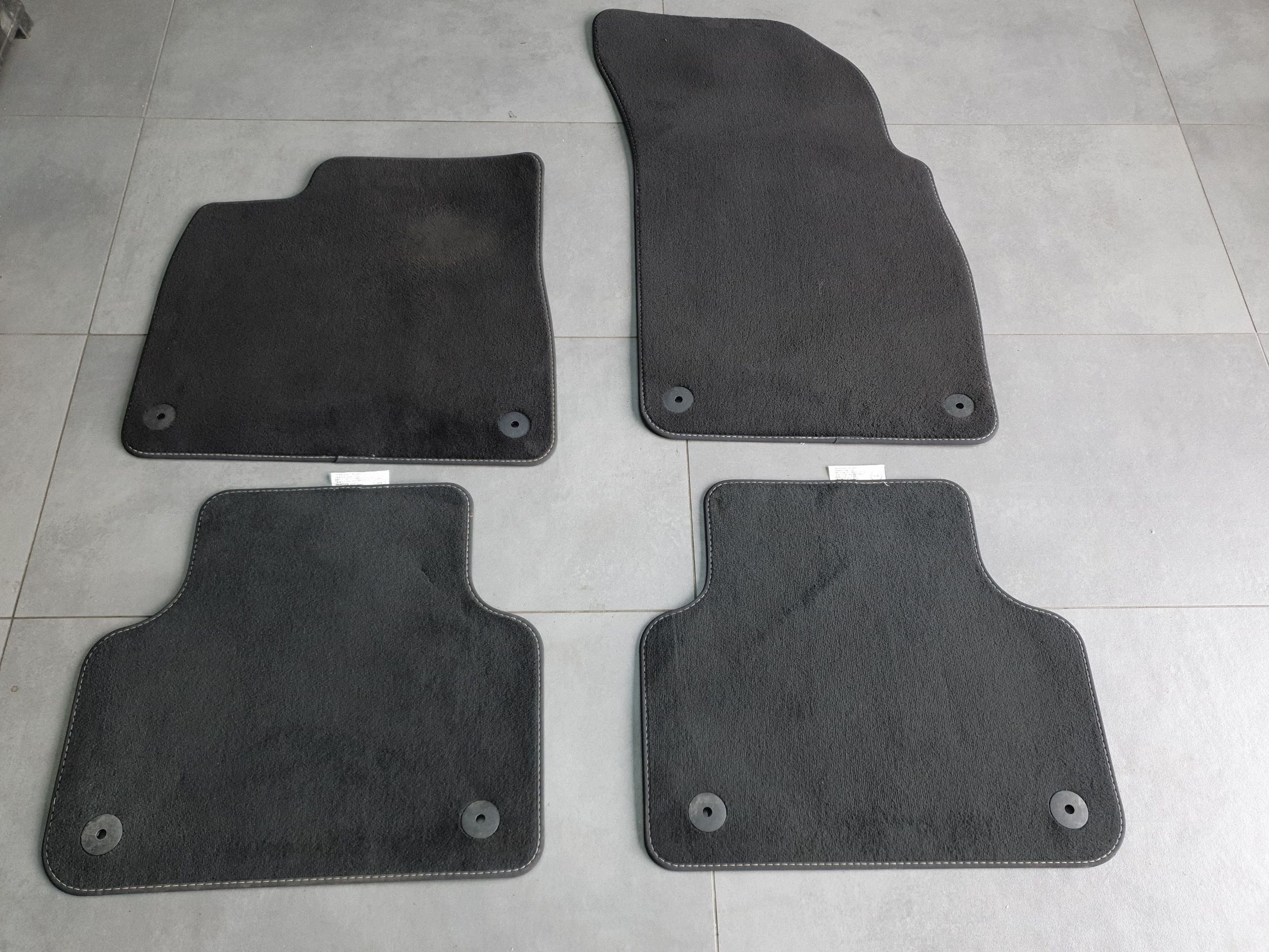 Audi Q7 4M mats welurowe original 4M1863011A