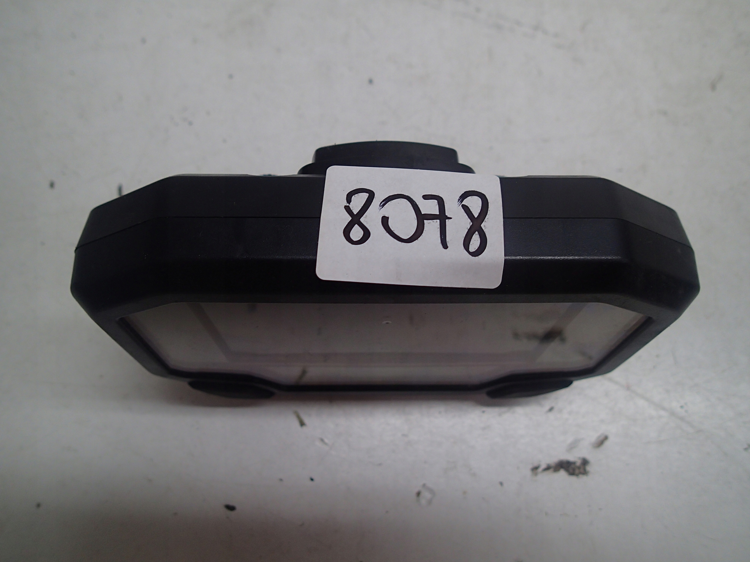 6189872035183760 - Kawasaki Z900 20R + лічильник годинник